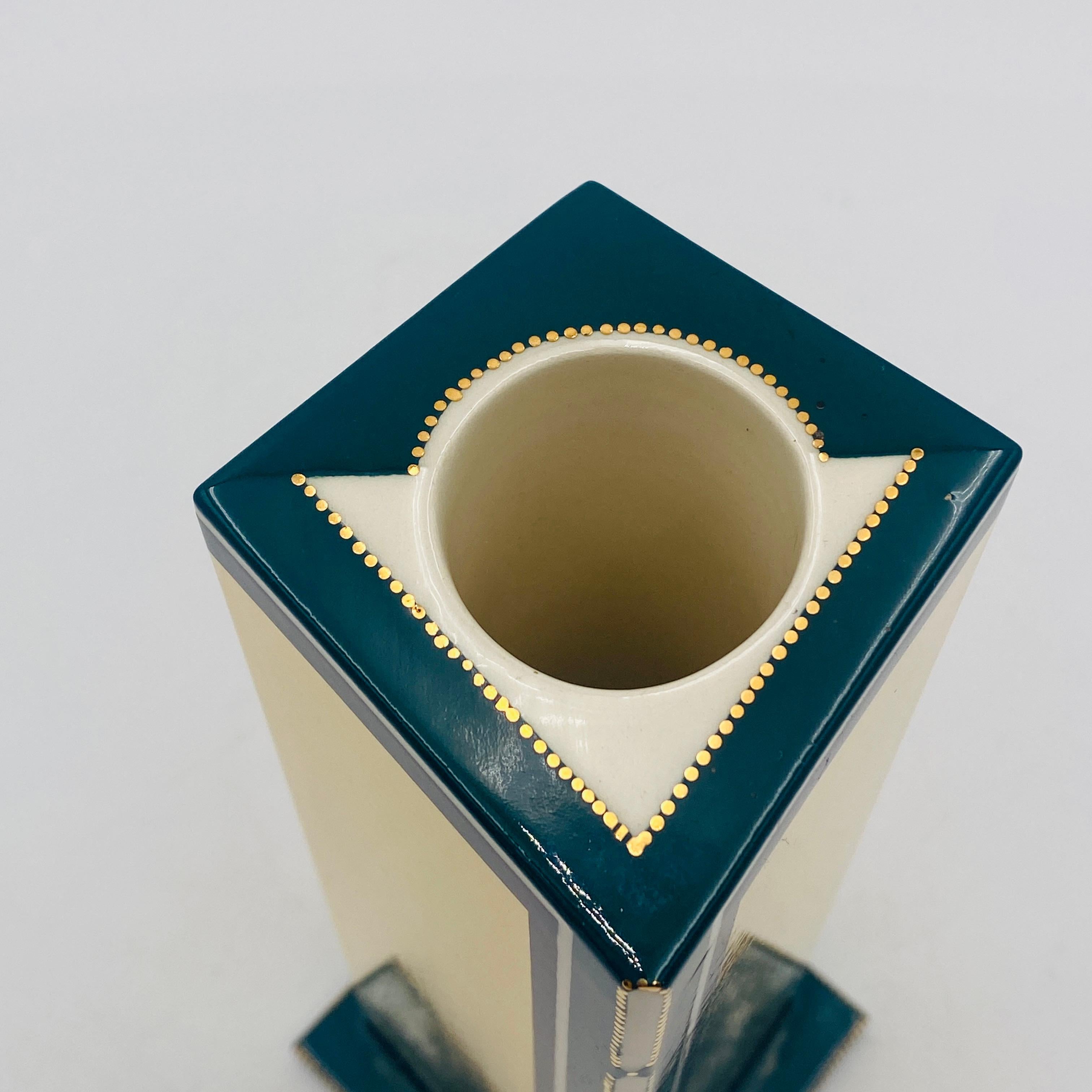 Porntip Sangvanich Signed Geometric Vase 2003 For Sale 9