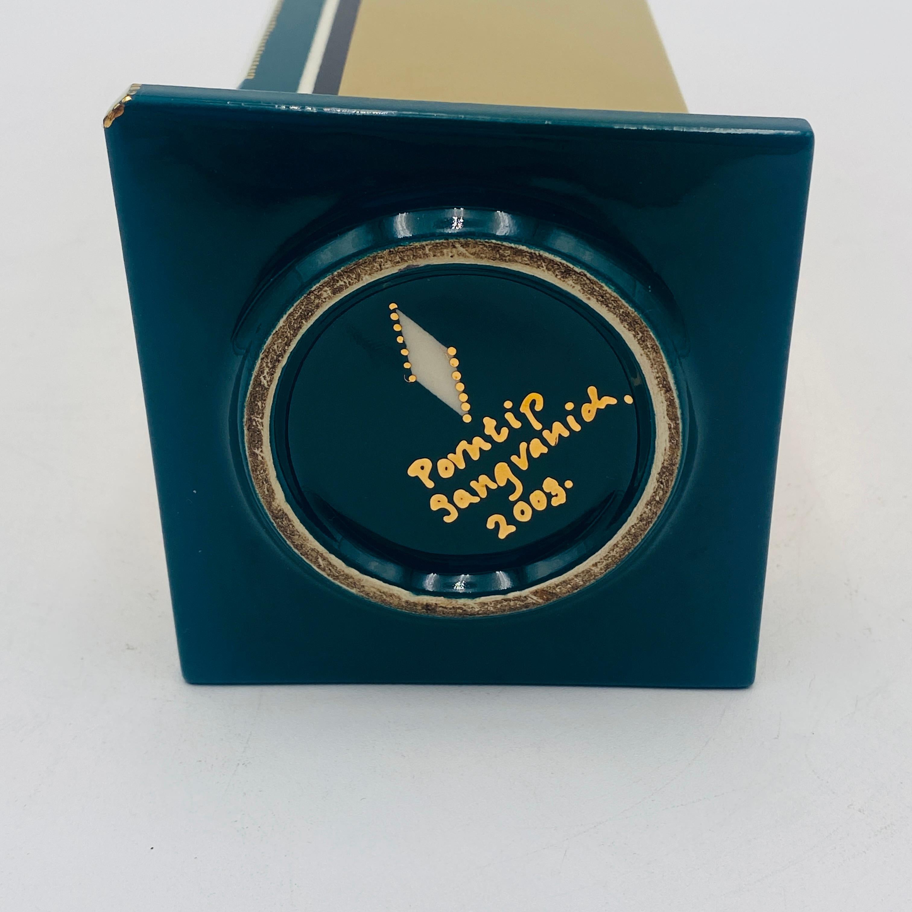 American Porntip Sangvanich Signed Geometric Vase 2003 For Sale