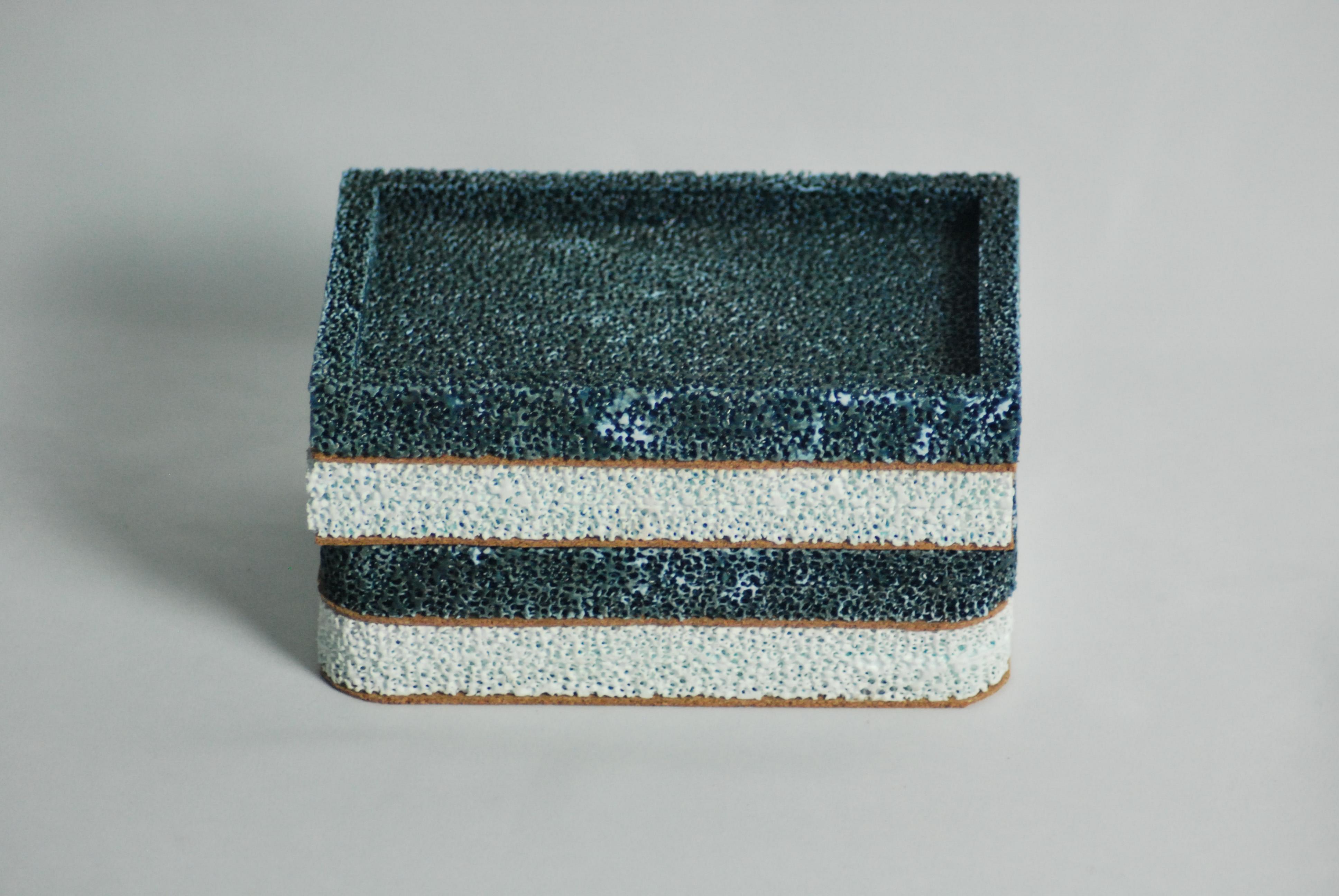 Organisches Tablett für den Celadon-Schreibtisch aus keramischer Keramik (Gebrannt) im Angebot