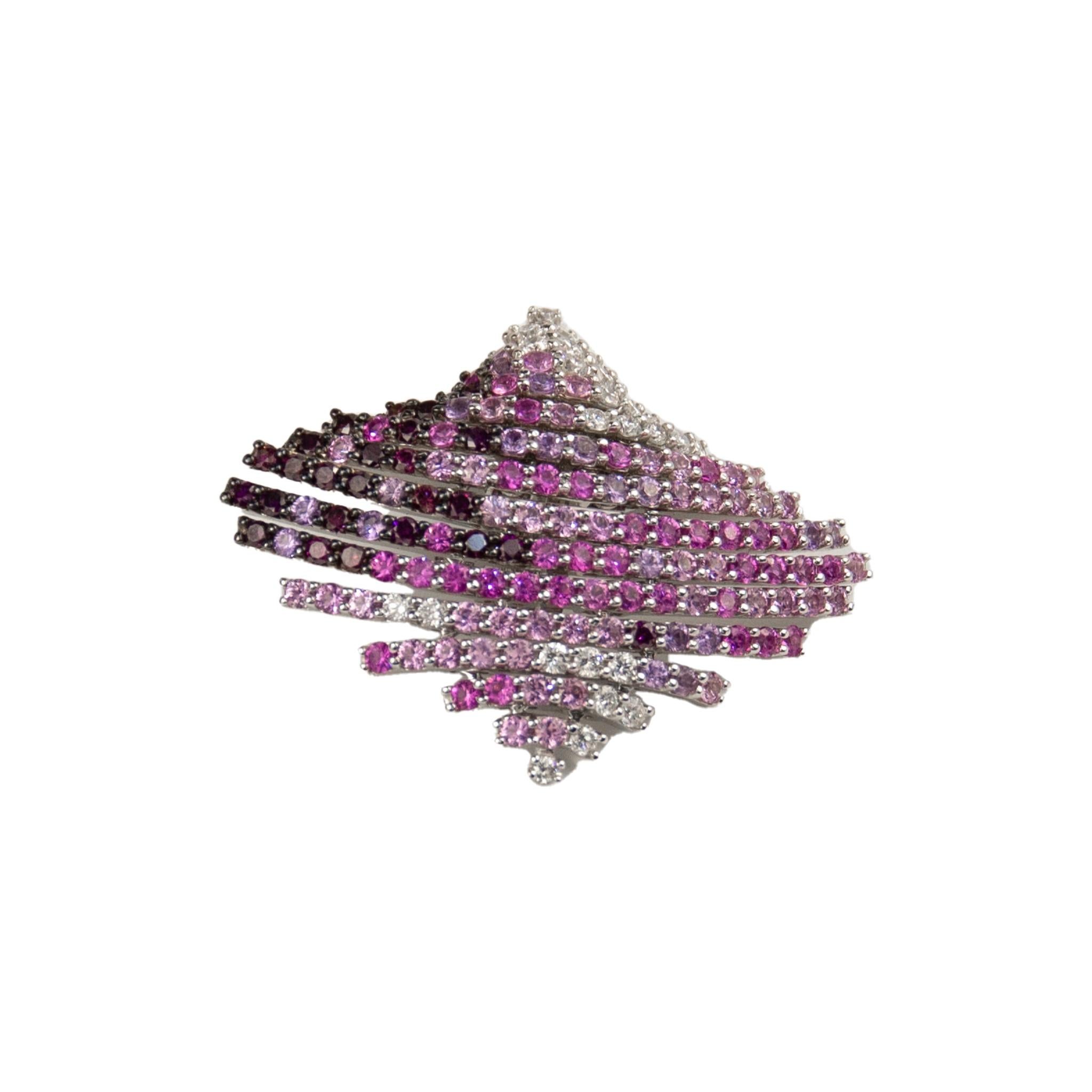 Porrati 18K White Gold Earrings
Diamond: 3.49ctw
Sapphire: 7.91ctw
SKU: BLU01744
Retail price: $35,900.00