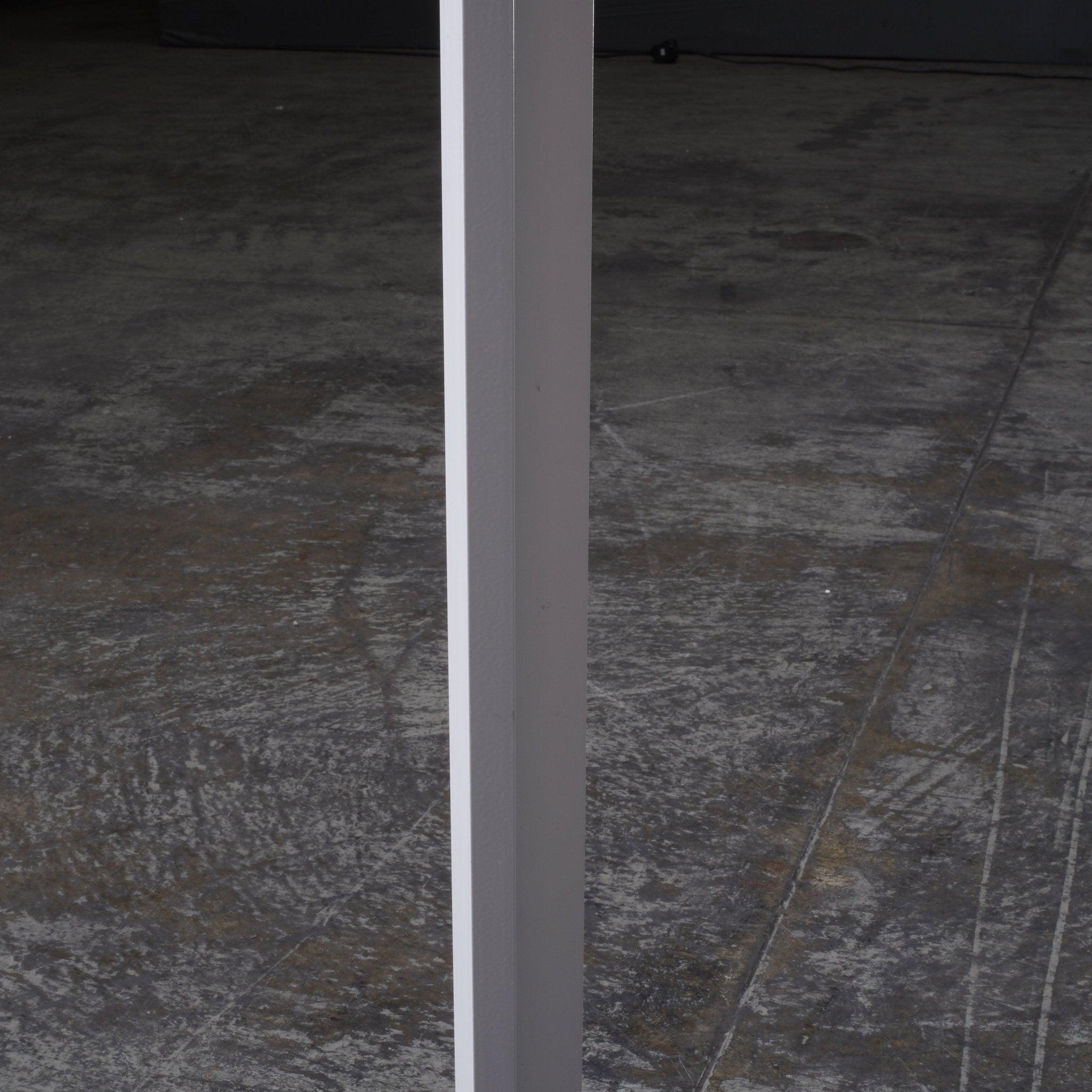Mesa cuadrada Porro Fractal de Corian blanco en venta 2