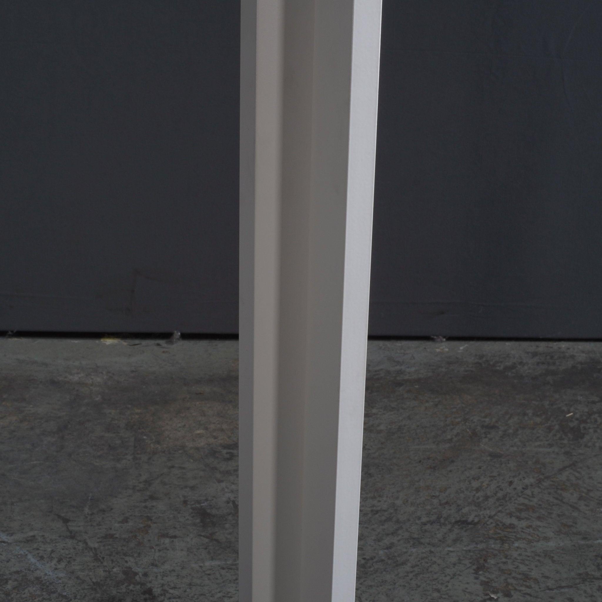 Mesa cuadrada Porro Fractal de Corian blanco en venta 3