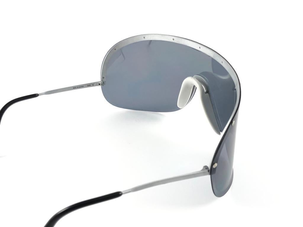 Gris Lunettes de soleil Porsche Design 5620 70 Vintage Shield Yoko Ono, années 1980  en vente