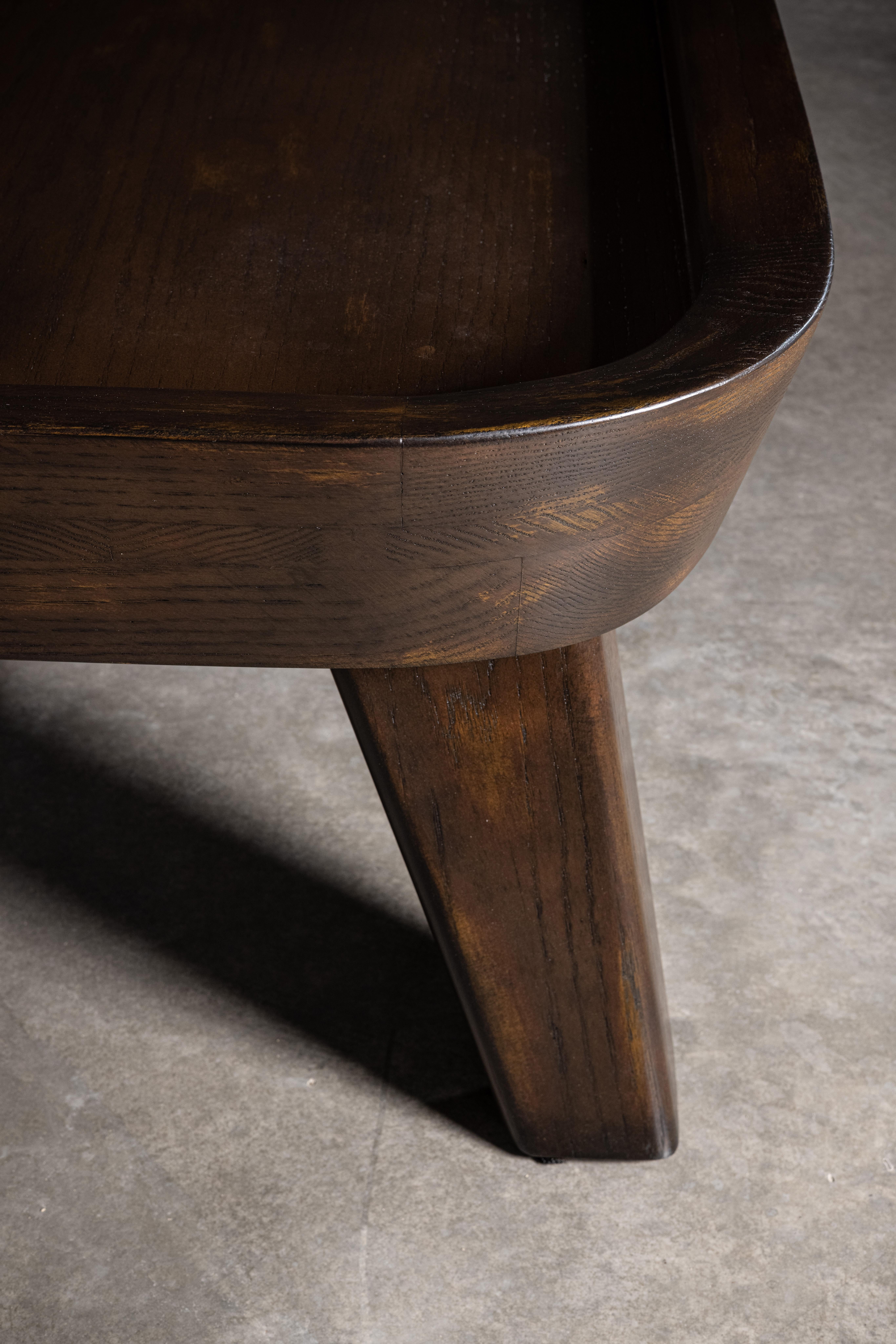 Mexicain Table basse carrée Porset en Oak massif avec finition marron par No Age Studio en vente