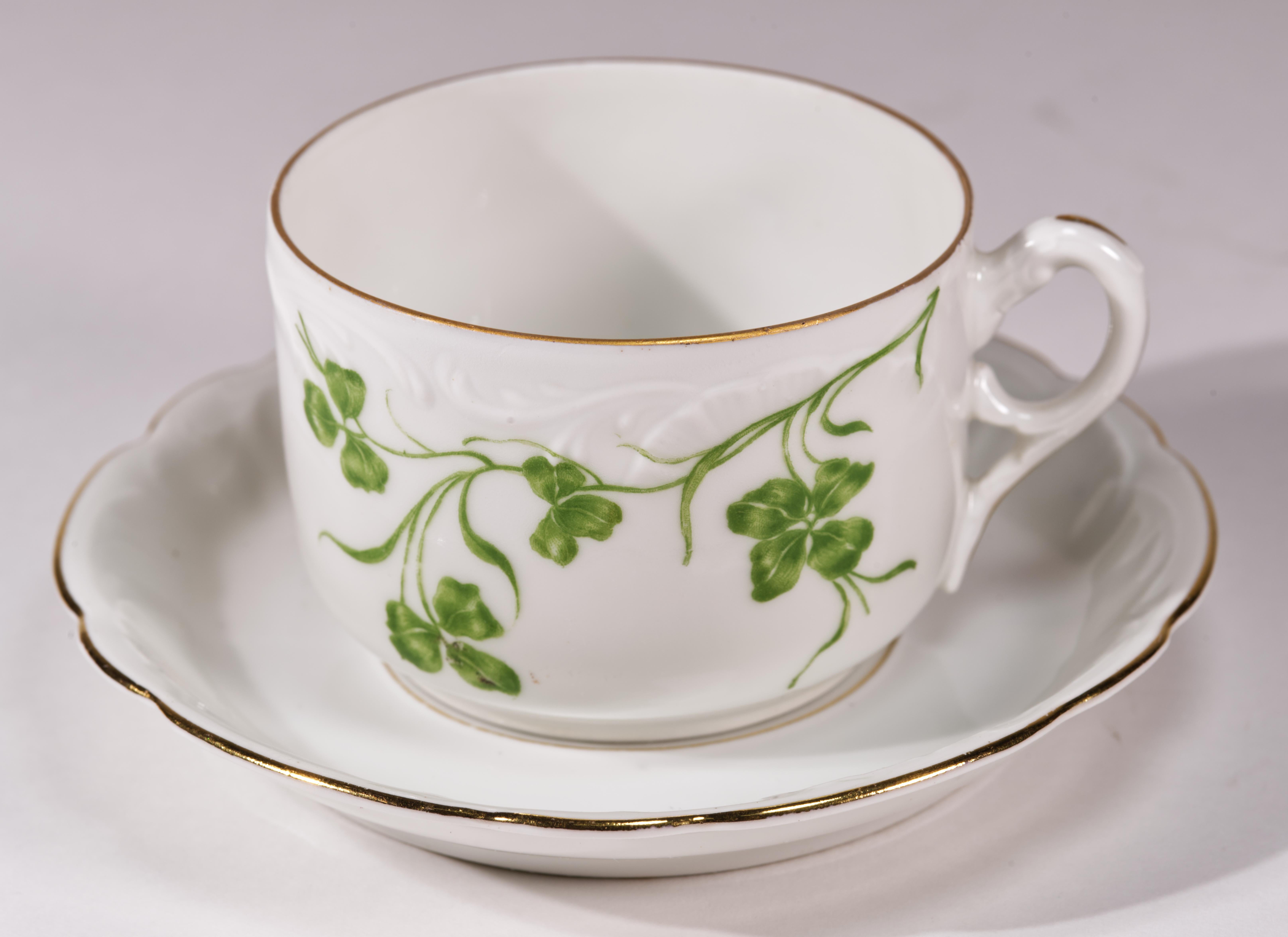 Porsgrund Noruega Juego de 4 tazas y platillos de porcelana, 1887-1911 Escandinavo moderno en venta