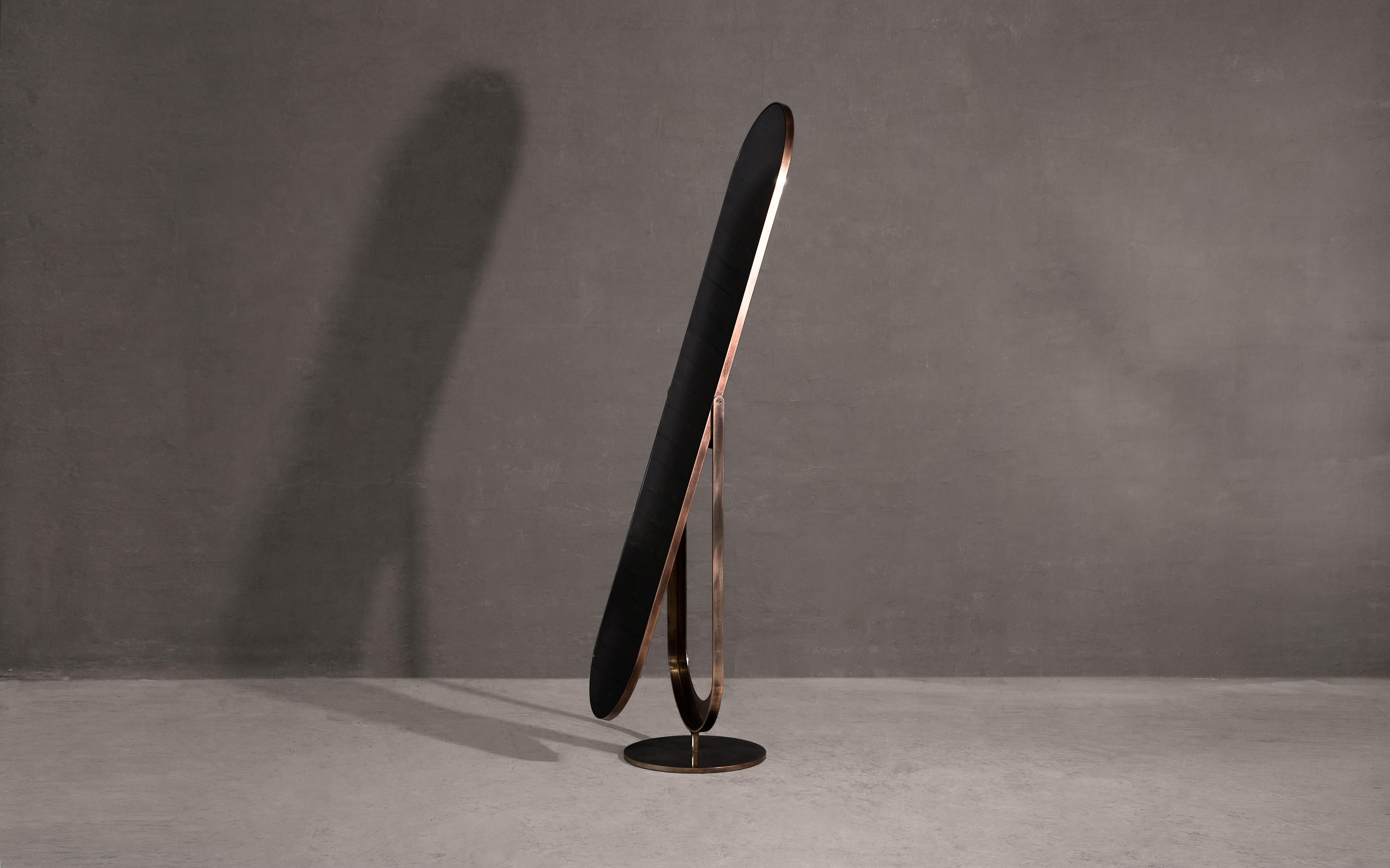 Minimaliste Port Free Floor Standing Mirror - Handmade in Britain - Patinated Bronze en vente