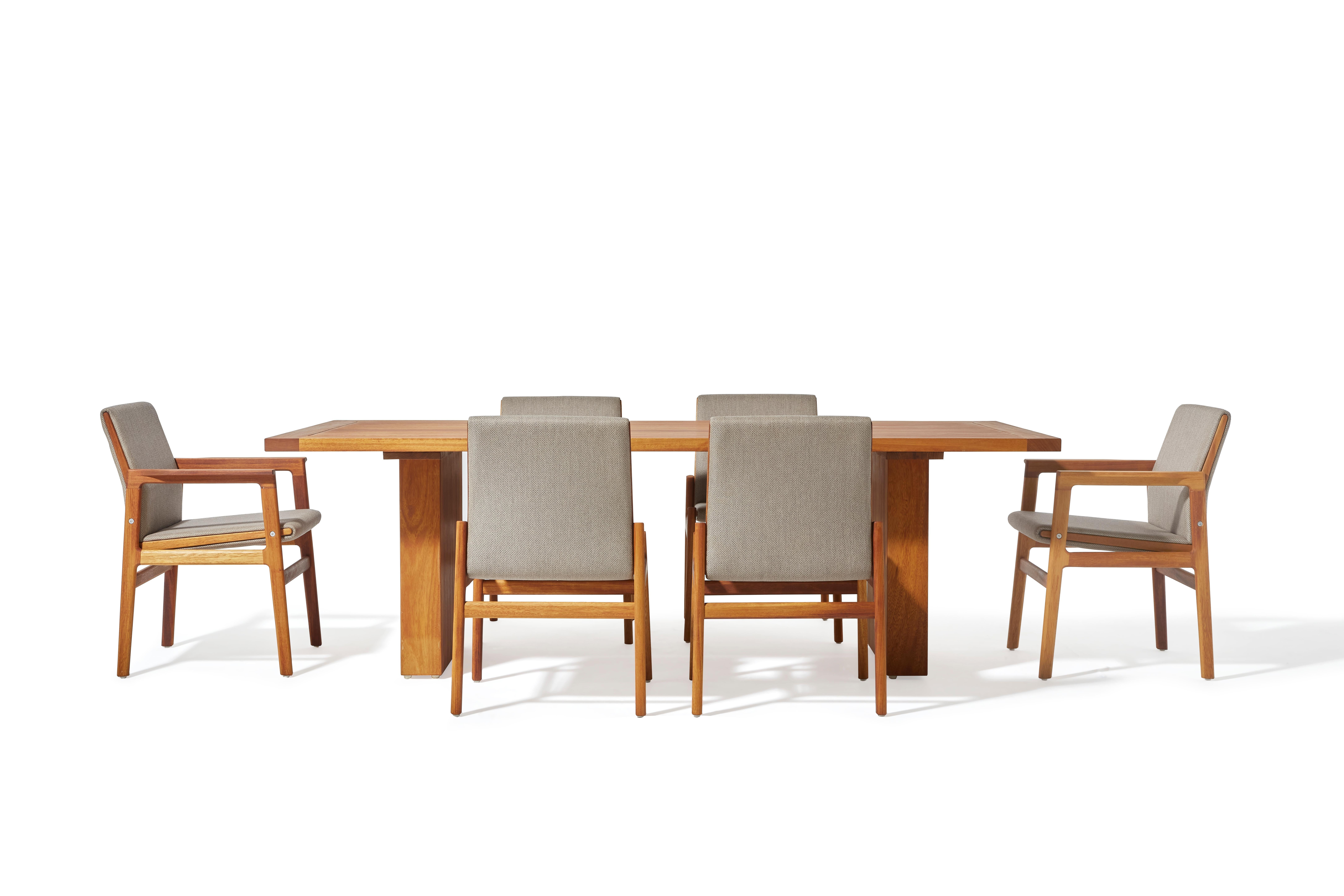 XXI secolo e contemporaneo Tavolo da pranzo per esterni PORT in Iroko massiccio di Contemporary Design Works in vendita