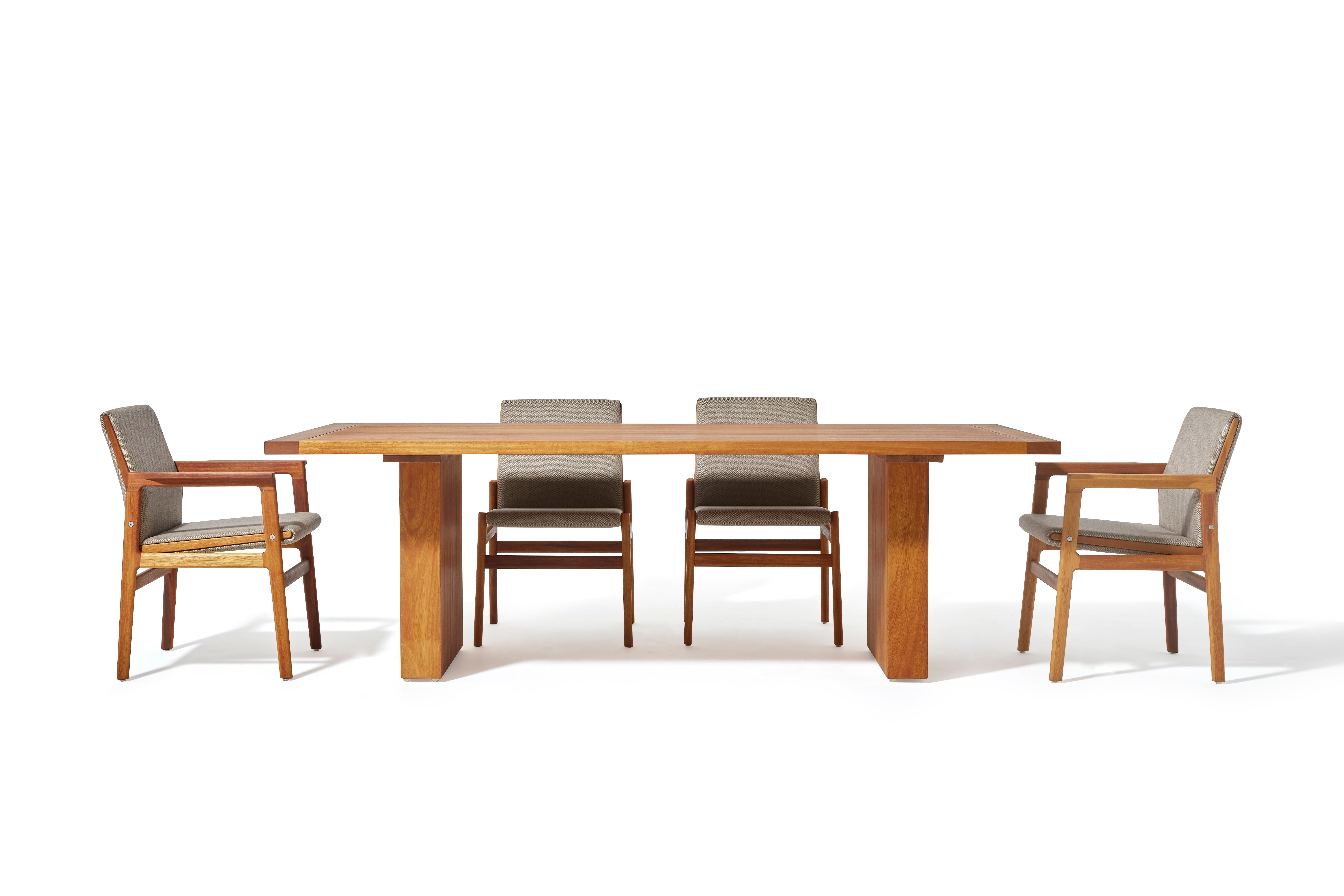 Teak Tavolo da pranzo per esterni PORT in Iroko massiccio di Contemporary Design Works in vendita