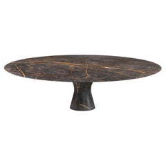 Port Saint Laurent Zeitgenössischer niedriger ovaler Marmortisch 36/160 von Angelo Alinea
