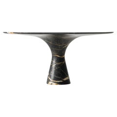Port Saint Laurent Raffinierter Zeitgenössischer Ovaler Tisch aus Marmor 210/75