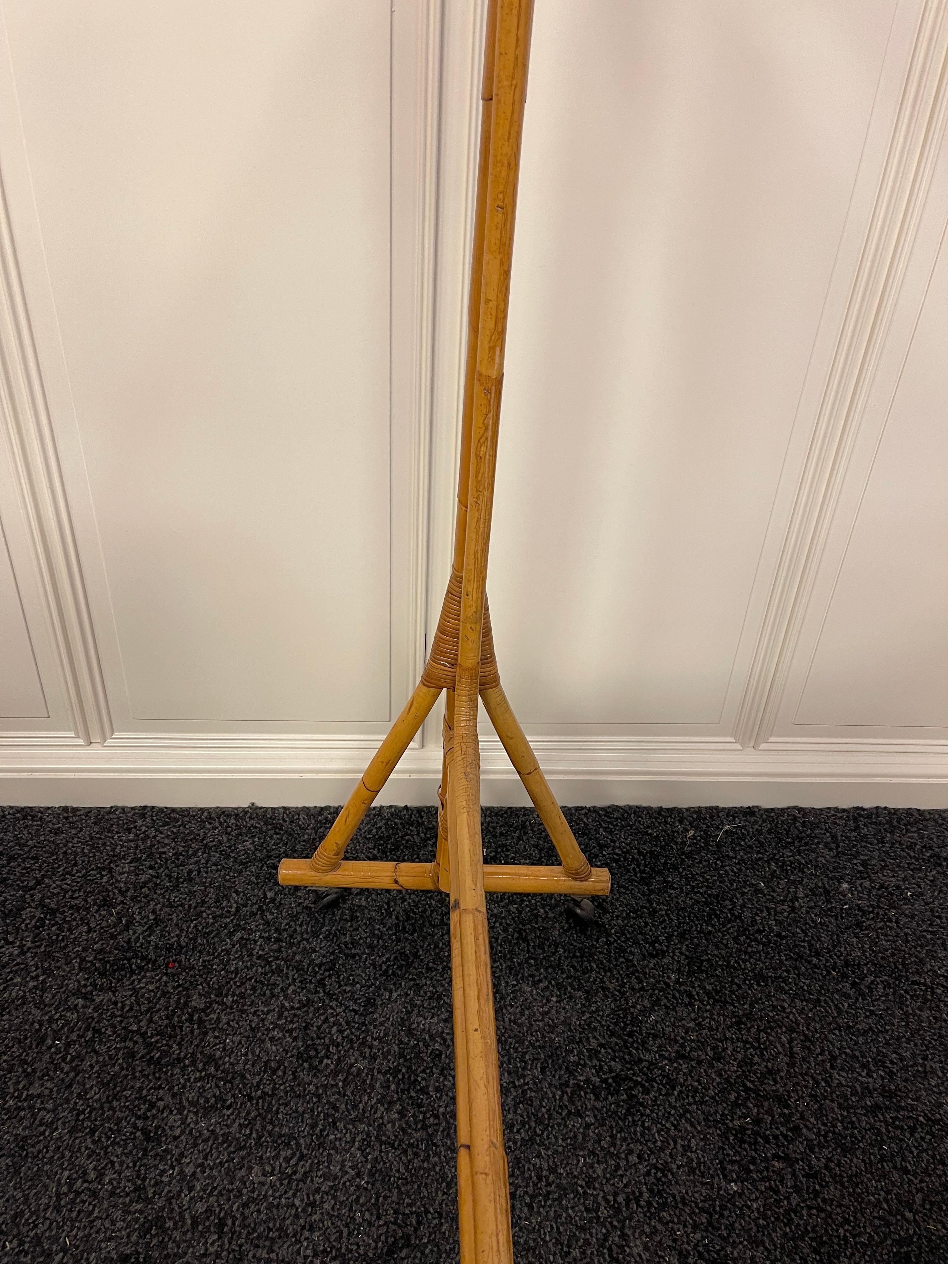 Perchero temporal italiano de bambú y ratán diseño bonacina años 90 Italian en venta