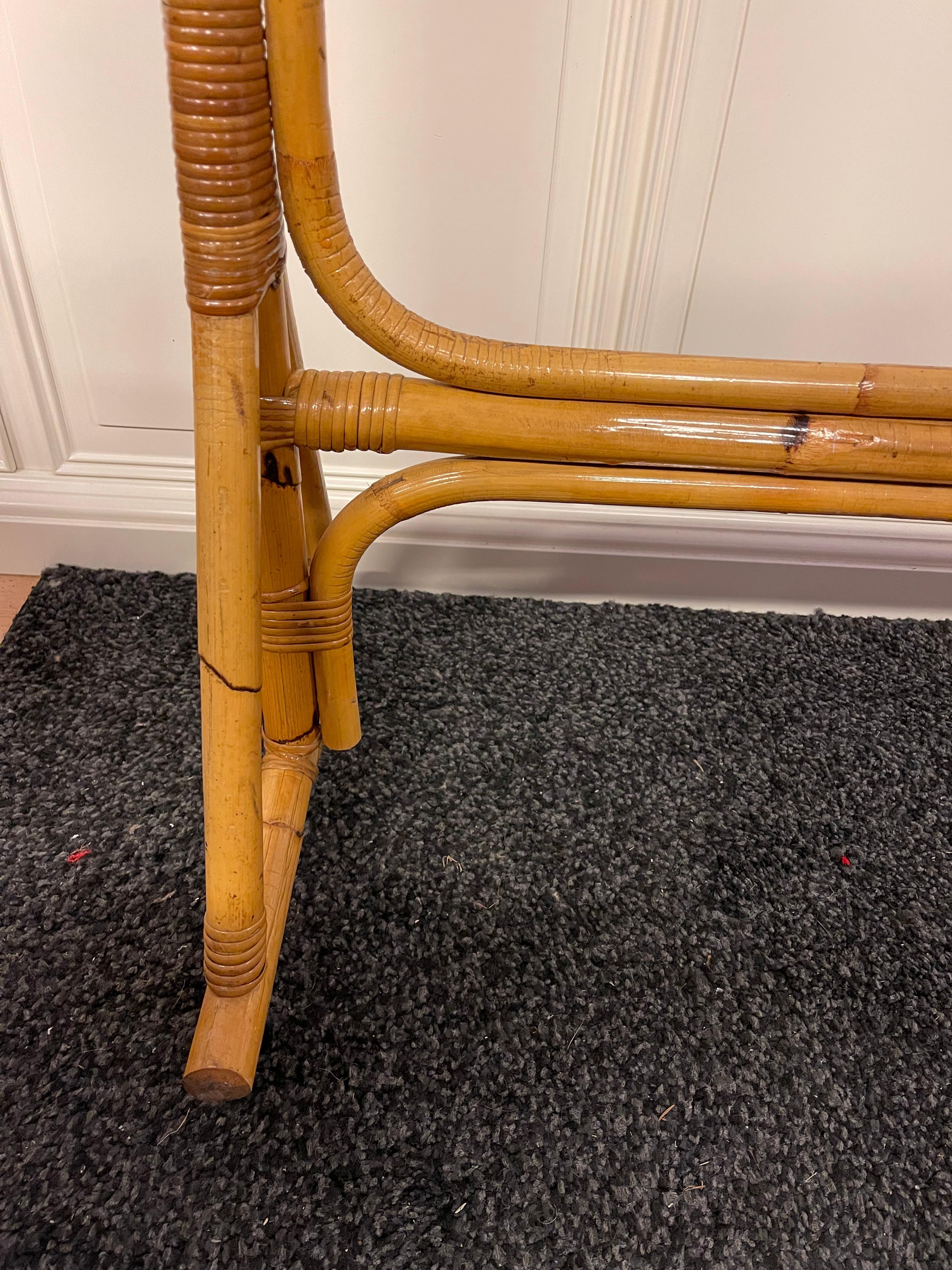 Perchero temporal italiano de bambú y ratán diseño bonacina años 90 Hecho a mano en venta