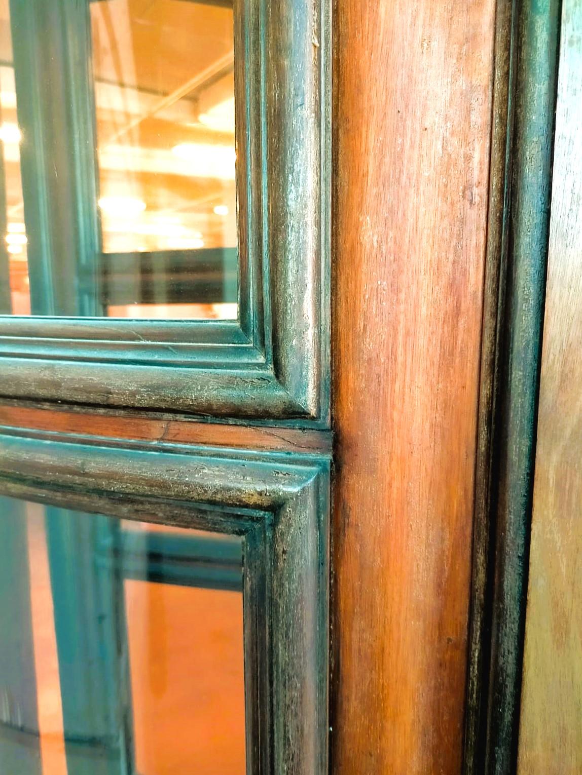 20th Century Porta girevole di albergo anni 1930 in noce e ottone in vendita