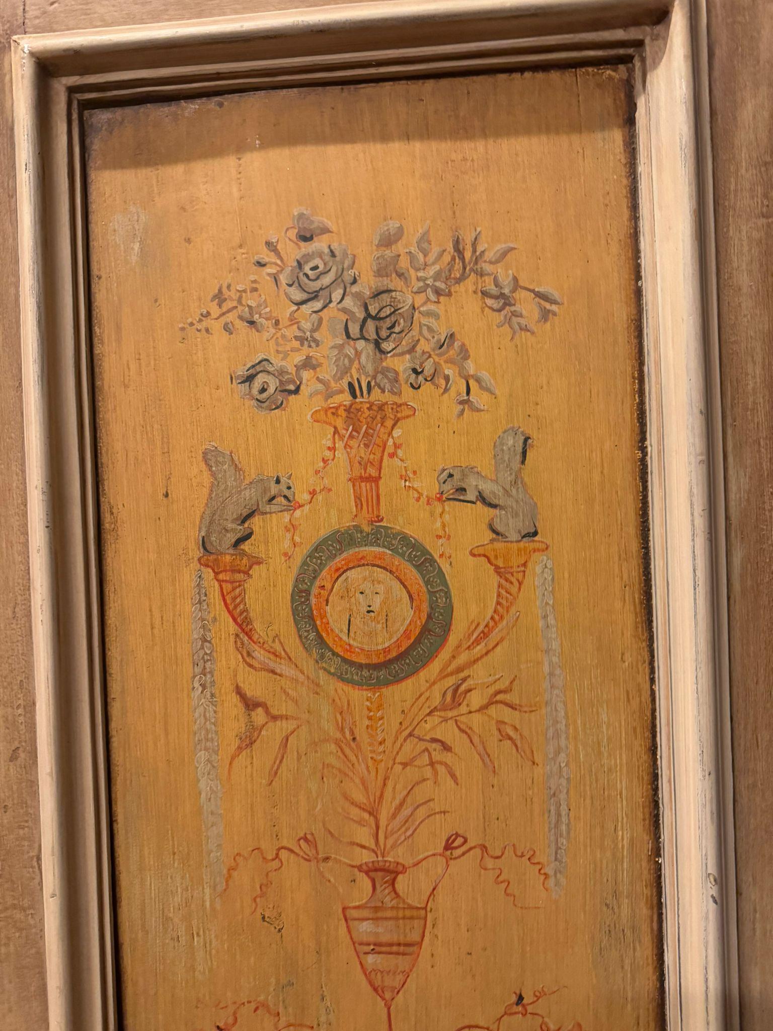 19th Century Porta in legno laccato a due battenti, pannelli dipinti a fondo giallo, italia in vendita