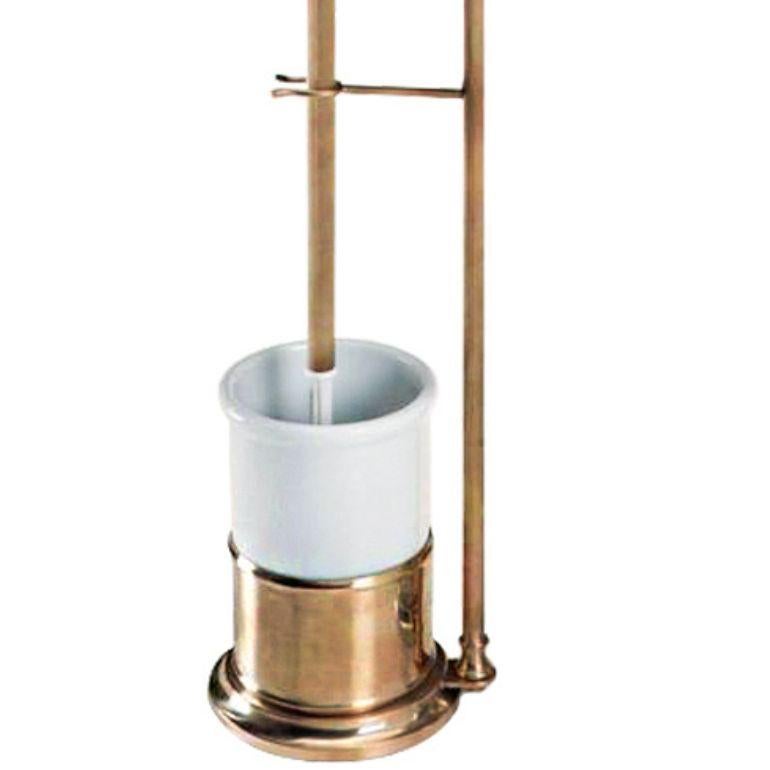 Keep your bathroom organized and stylish with our ceramic and brass toilet paper and toilet brush holder set. Made of high-quality ceramic and brass, this set is durable and elegant and adds a touch of sophistication to your bathroom decor. The