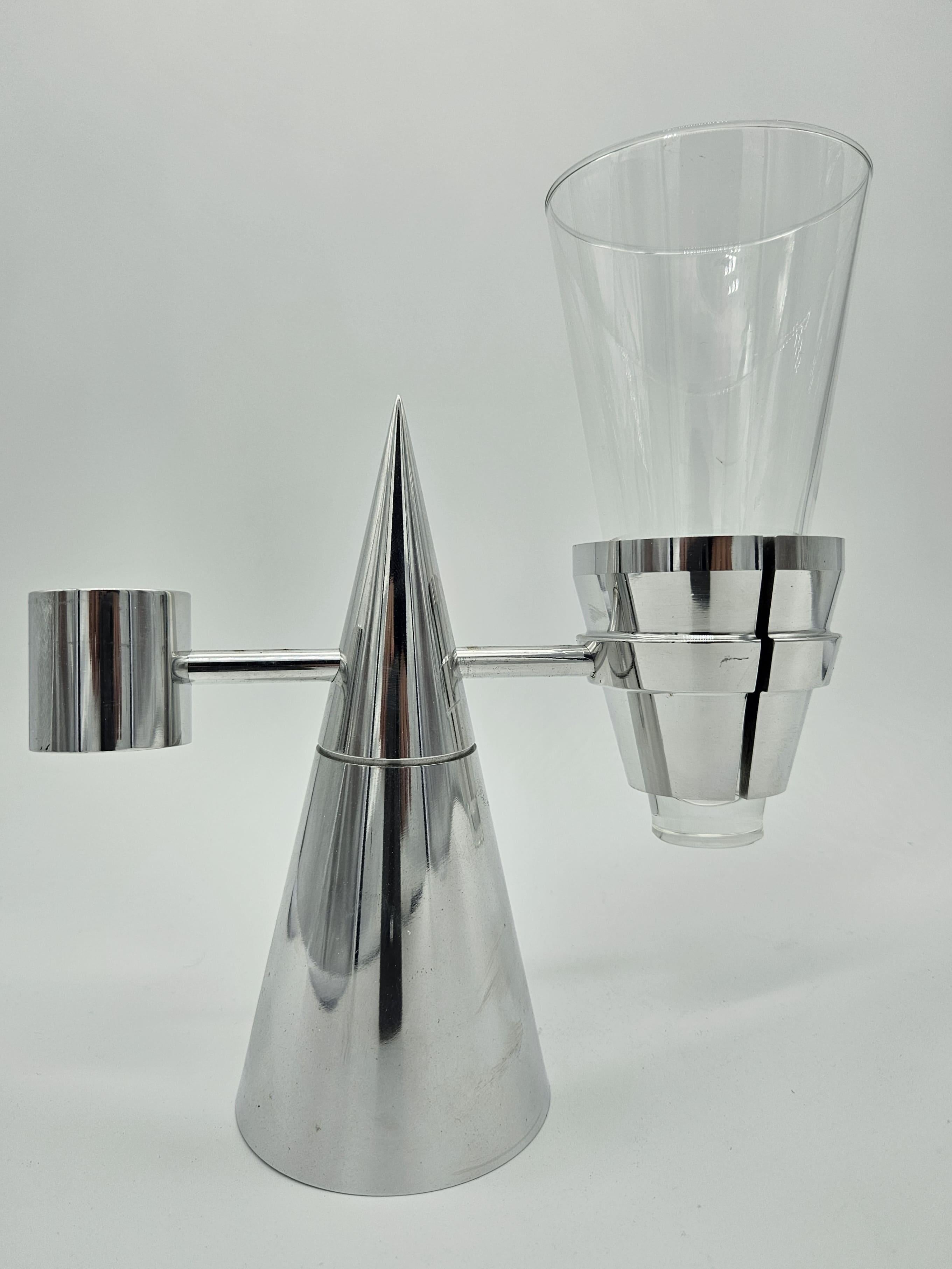 1980s French toothbrush holder with stainless steel frame and glass tumbler.

Complete with original box.