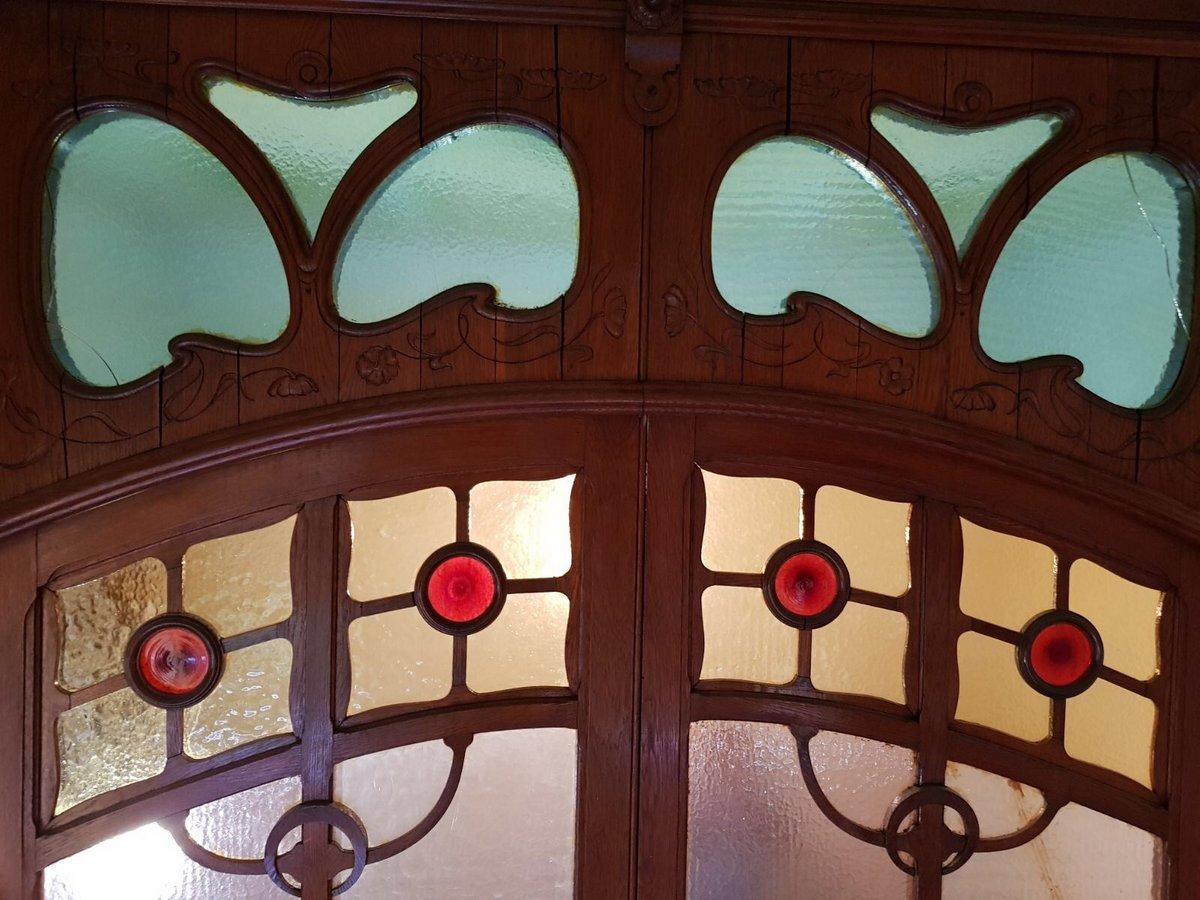 Italian Porta vetrata liberty, facciata divisoria in rovere con vetri colorati, Italia For Sale