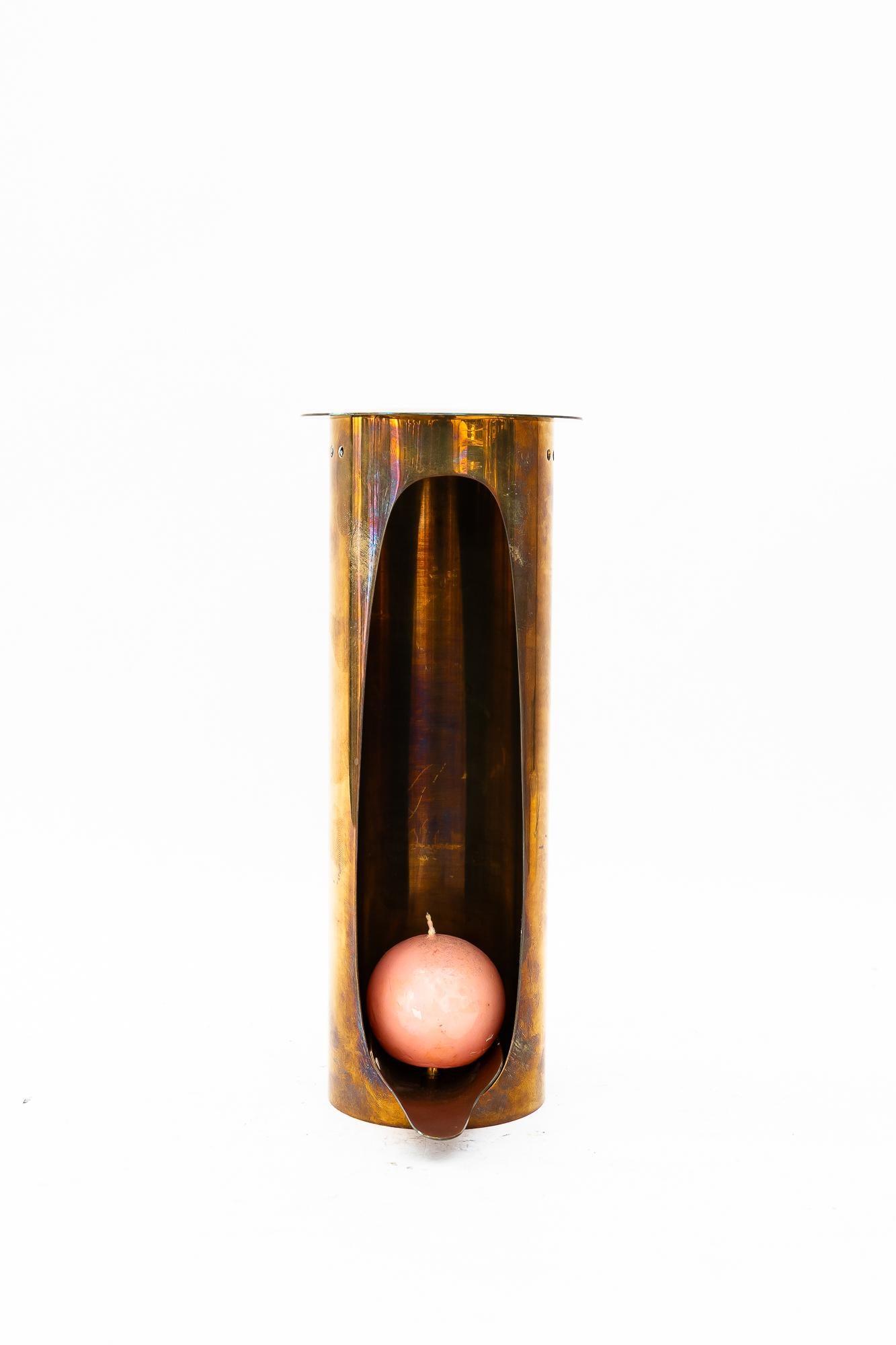 Tragbarer Art-déco-Kerzenständer für Weinkeller um 1920
Die Kerze kann separat entfernt werden.
Originale Patina
Ursprünglicher Zustand
Die Kerze ist nicht zu verkaufen, sie ist nur für das Fotoshooting
Hochwertige Ausführung