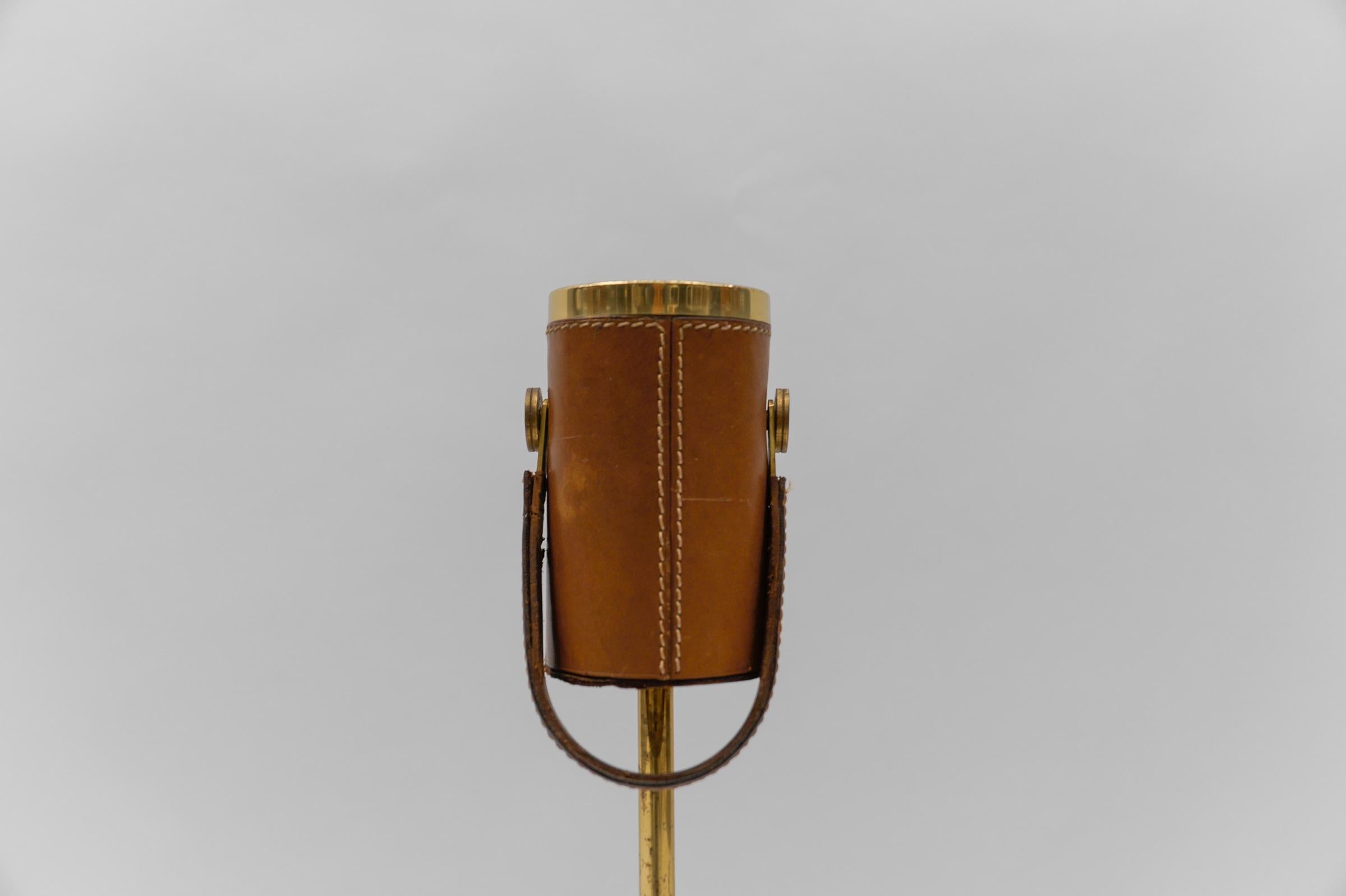 French Portable Ashtray Stand in the Manner of Jacques Adnet, Brass and Leather, 1950s For Sale