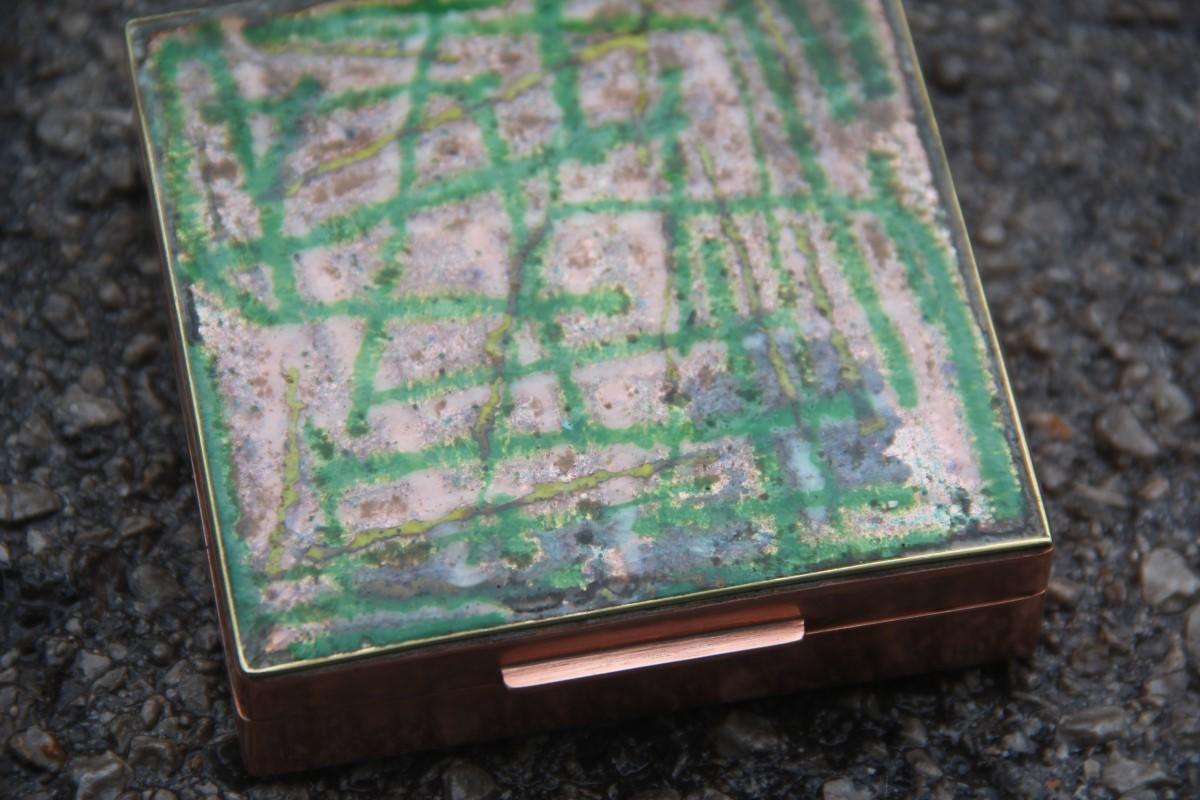 Boîte portative Pochette à tabac italienne en émail et cuivre carré, 1950 Milieu du siècle en vente 1