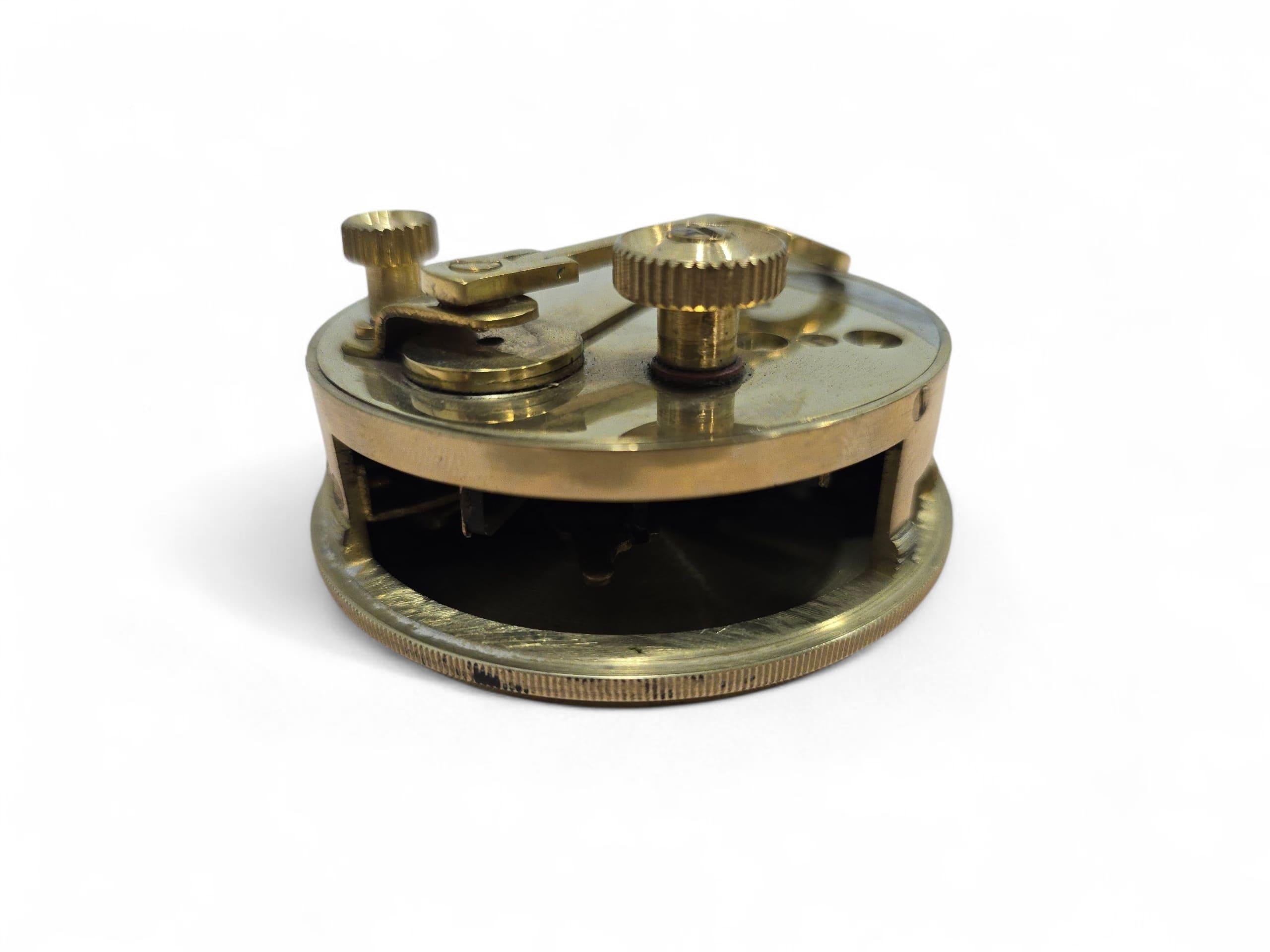 Sextant portatif en bronze pour la navigation nautique en vente 3