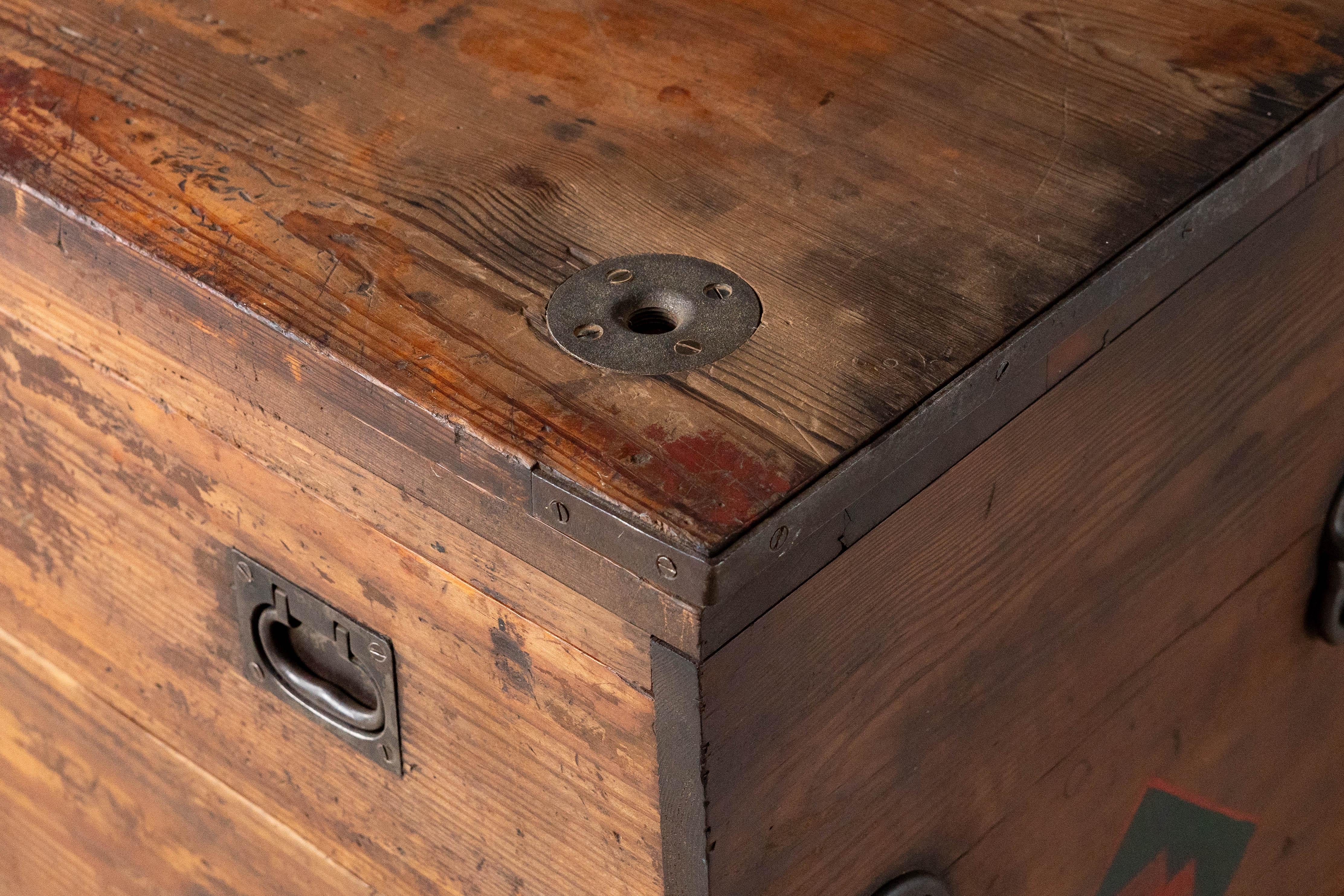Portable Campaign Desk & Chest For Sale 7
