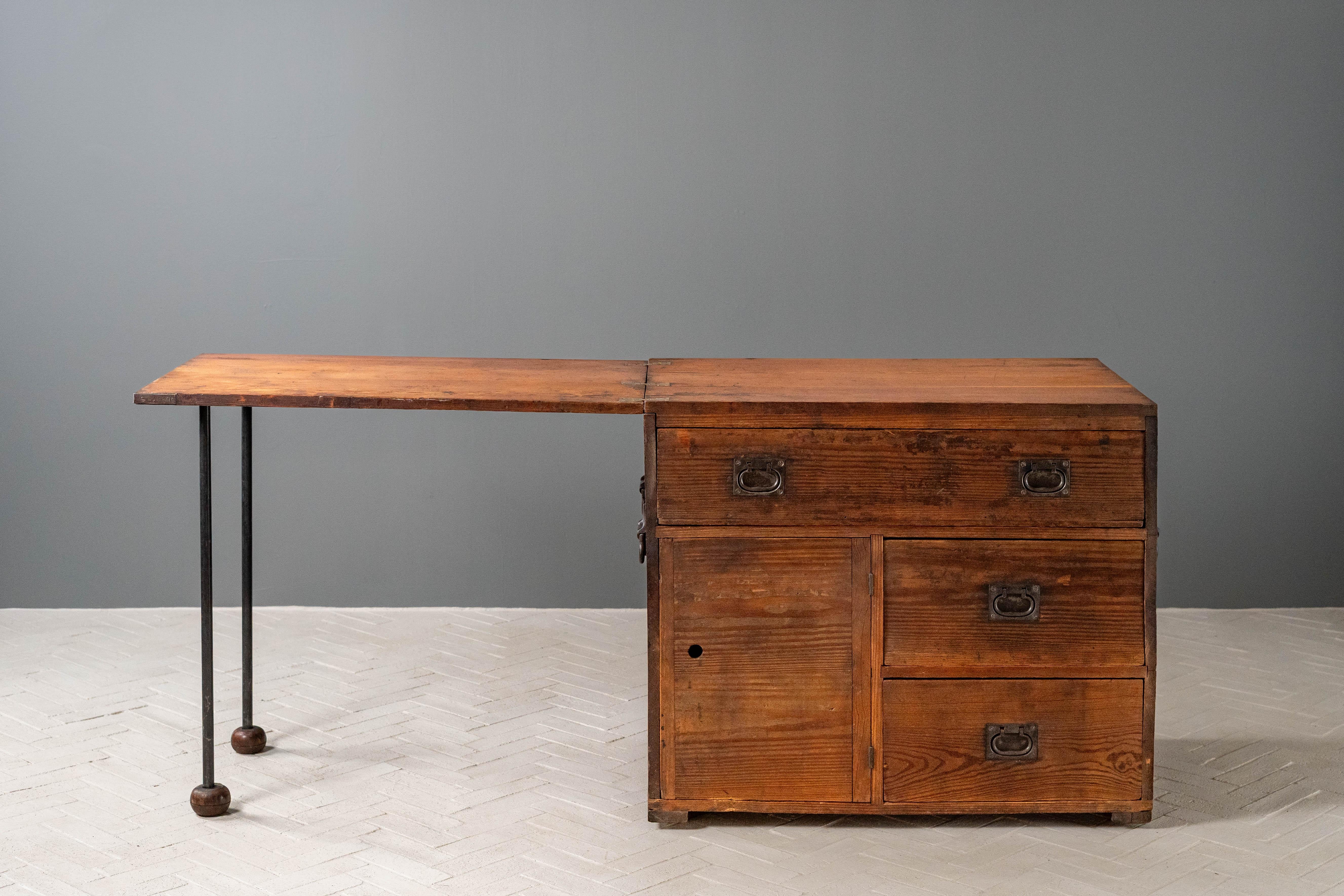 Portable Campaign Desk & Chest In Good Condition For Sale In Cambridge, US