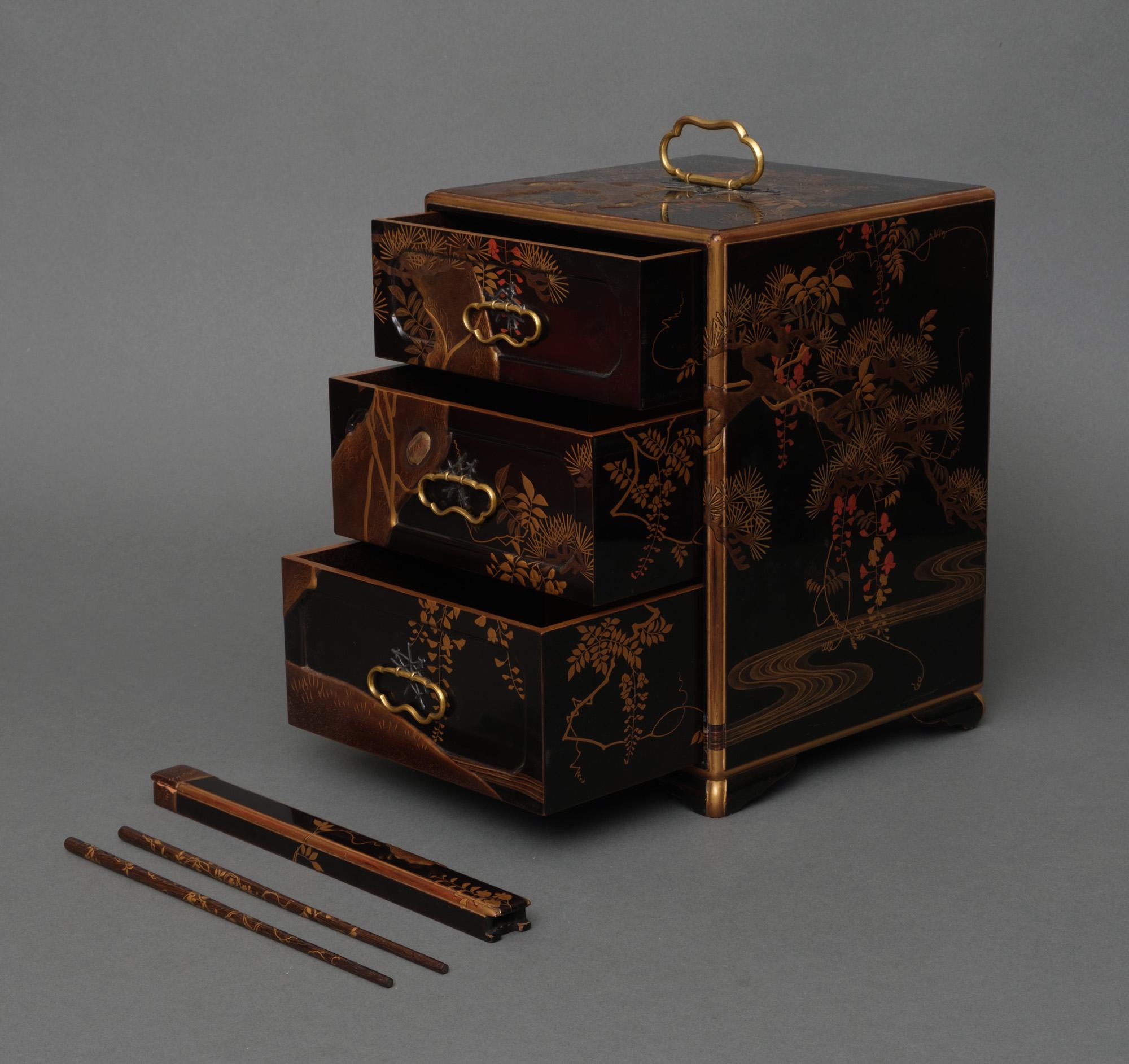 Japanese Portable jû'bako 重箱 (tiered food container) For Sale