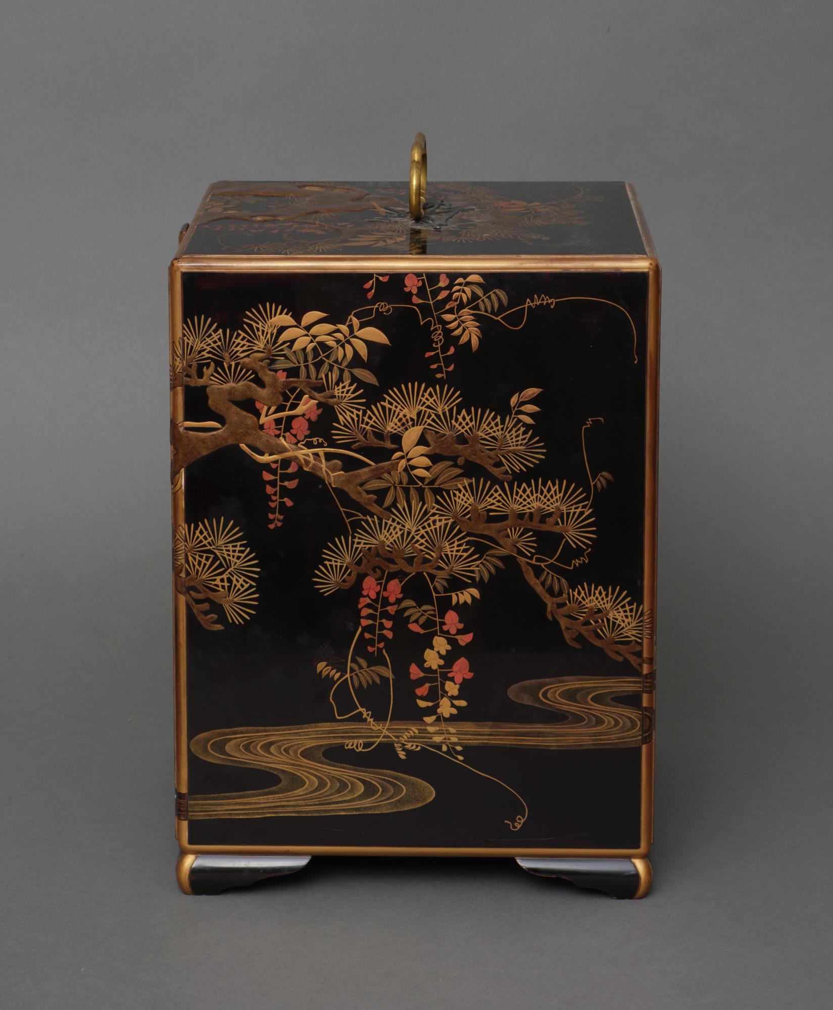 Portable jû'bako 重箱 (tiered food container) In Good Condition For Sale In Amsterdam, NL