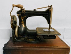 Portable Singer Manufacturing Co. Sewing Machine Model 24-61