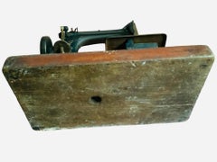 Portable Singer Manufacturing Co. Sewing Machine Model 24-61