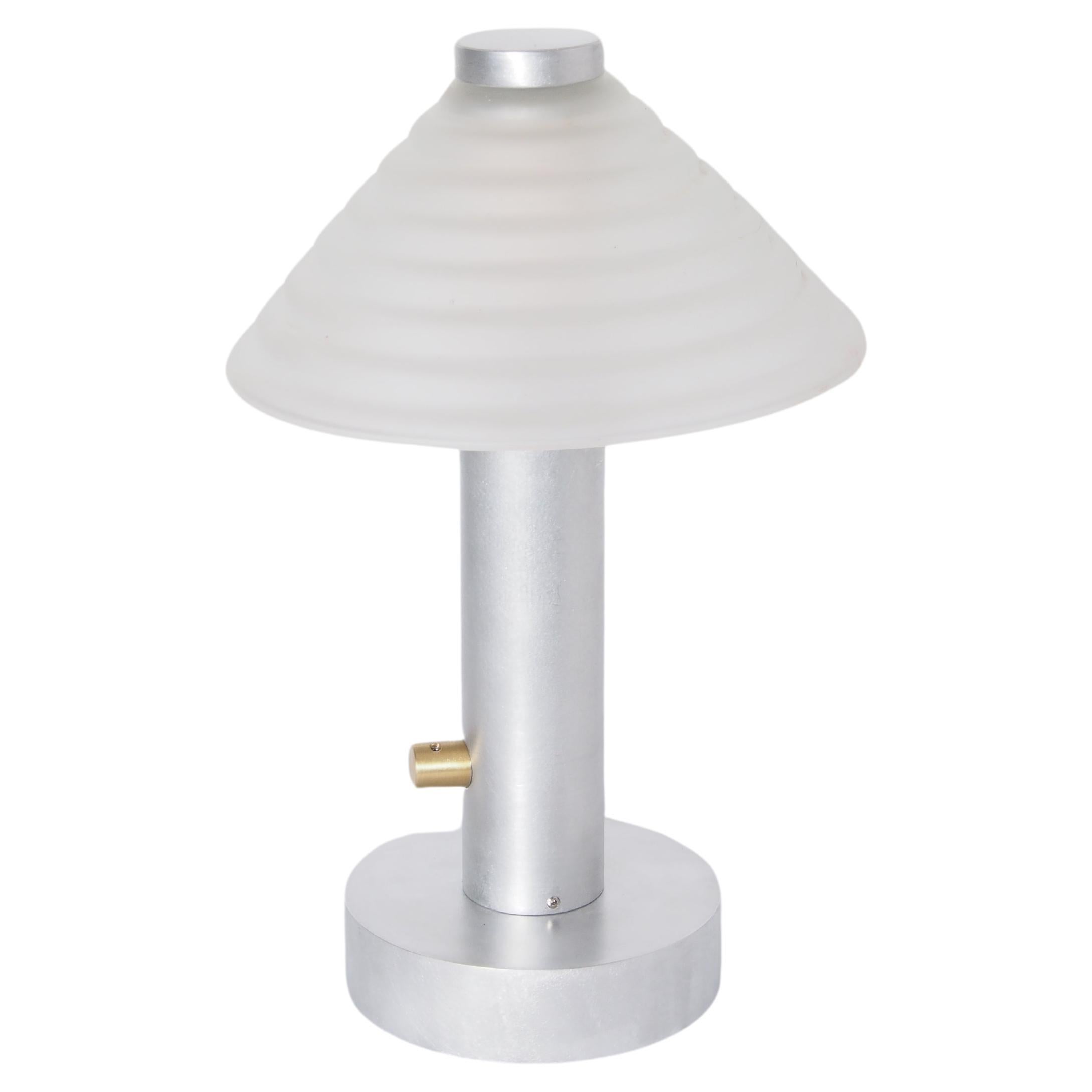 Porzellan-Tischlampe mit Vintage-Schirm - 02