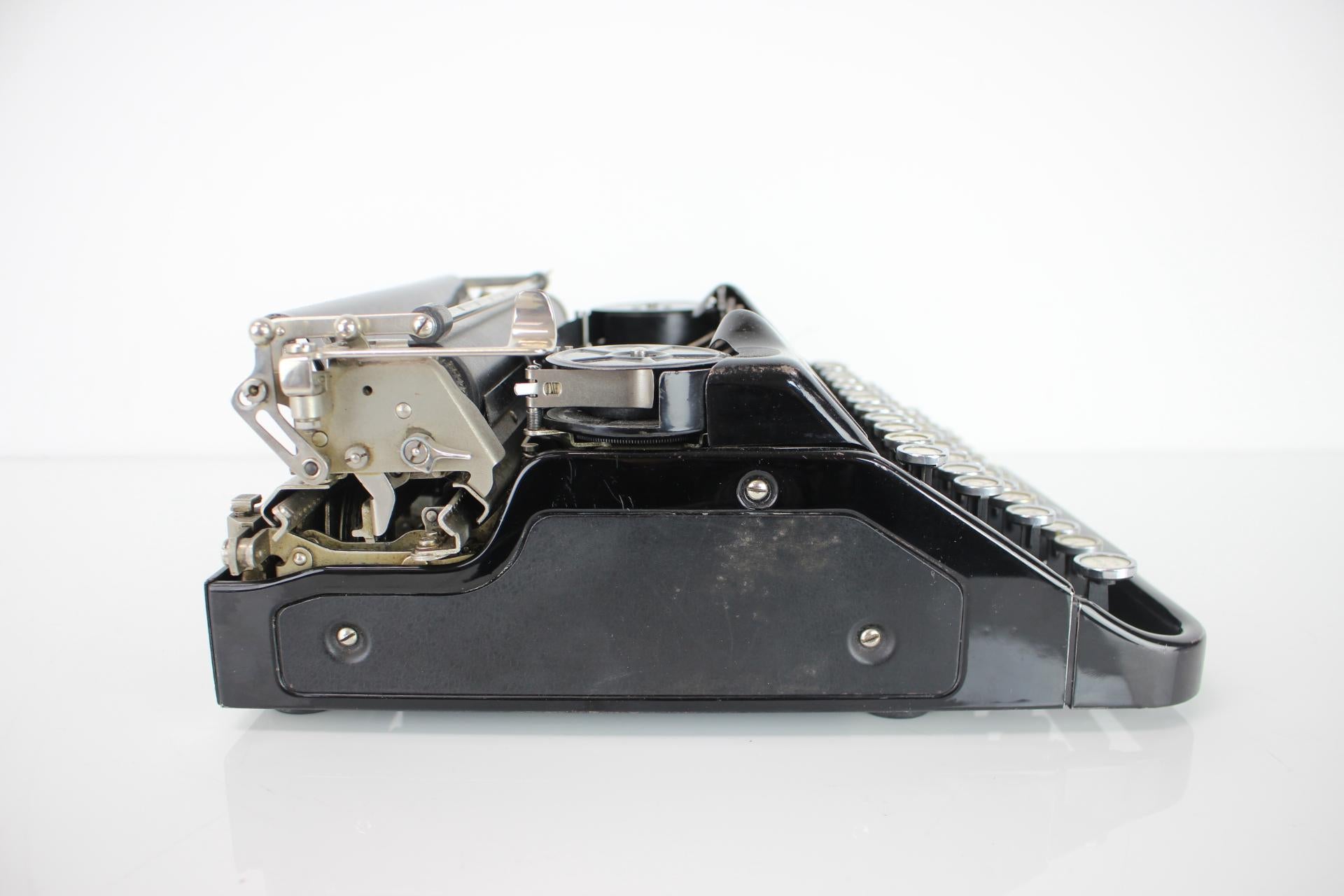 Portable Typewriter Continental 340, Germany 1937 For Sale 1
