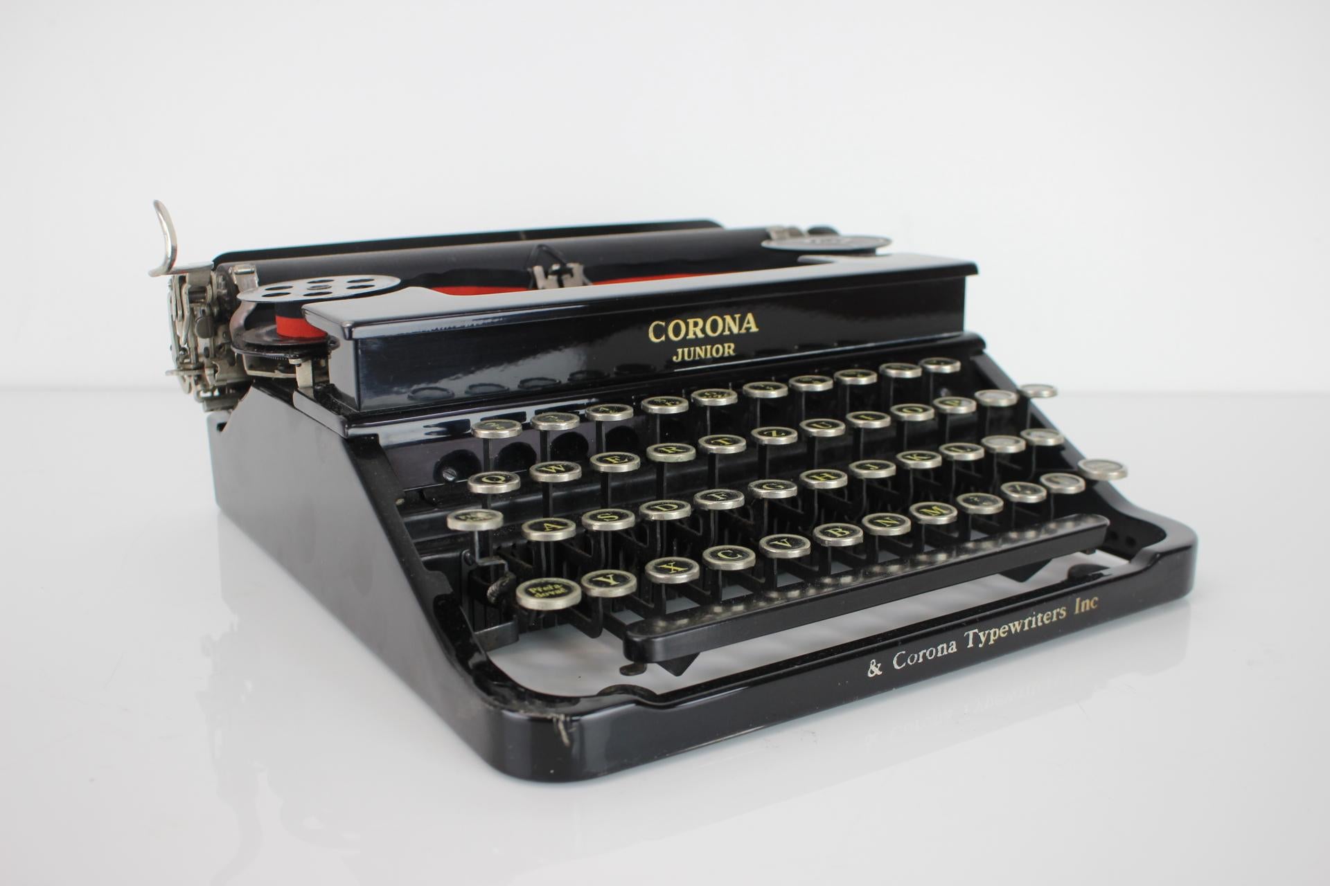 Made in Syracuse, N.Y., U.S.A.
Made of metal, steel, chrome, 
Polished.
Good original condition, functional.
producer LC Smith & Bros. Typewriter Company.
