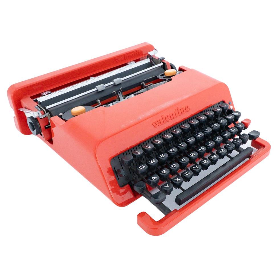 Portable typwriter valentine by Ettore Sottsass / Perry King for Olivetti