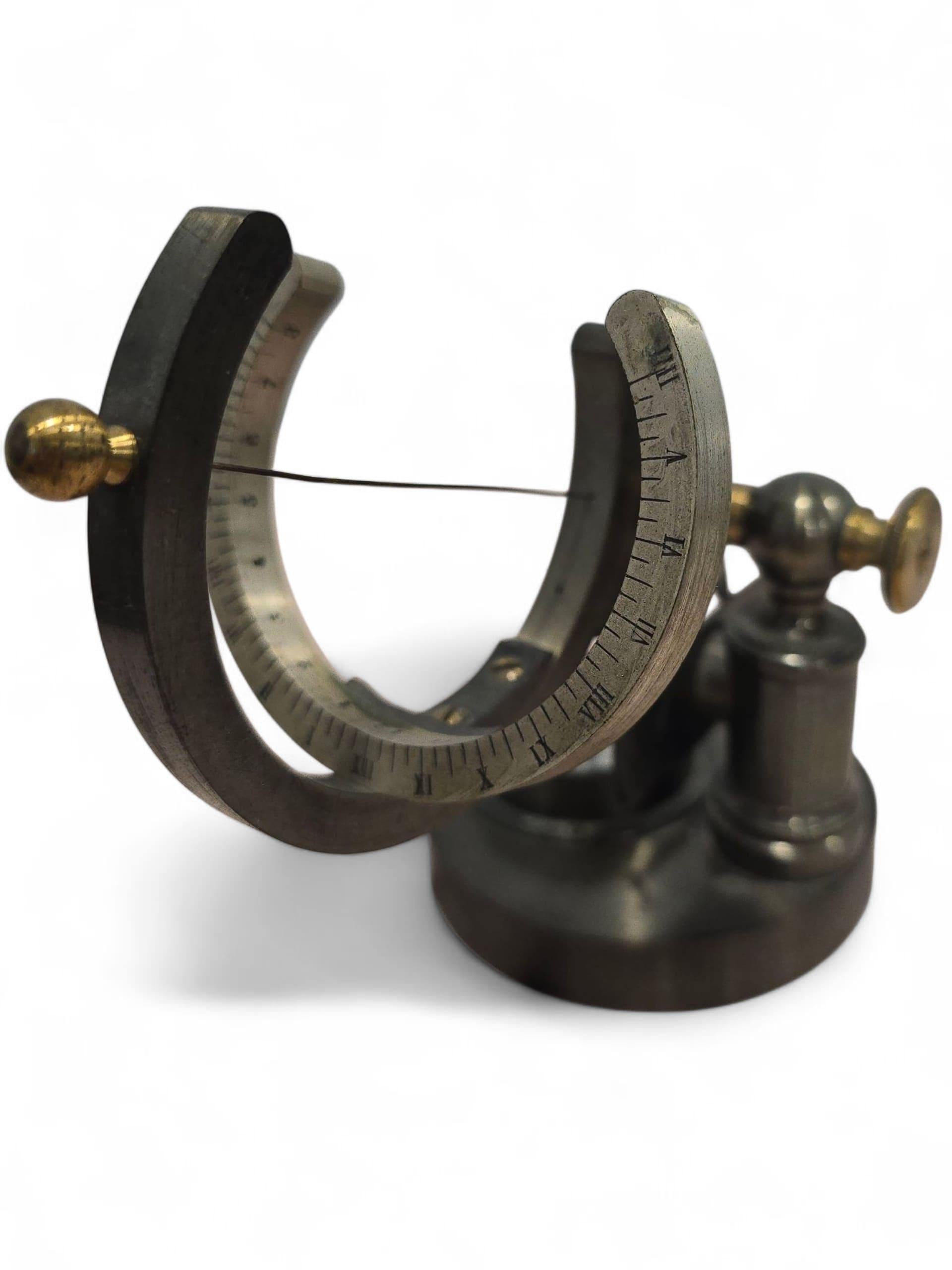 Cadran Equinoctial Universel Portable en vente 5