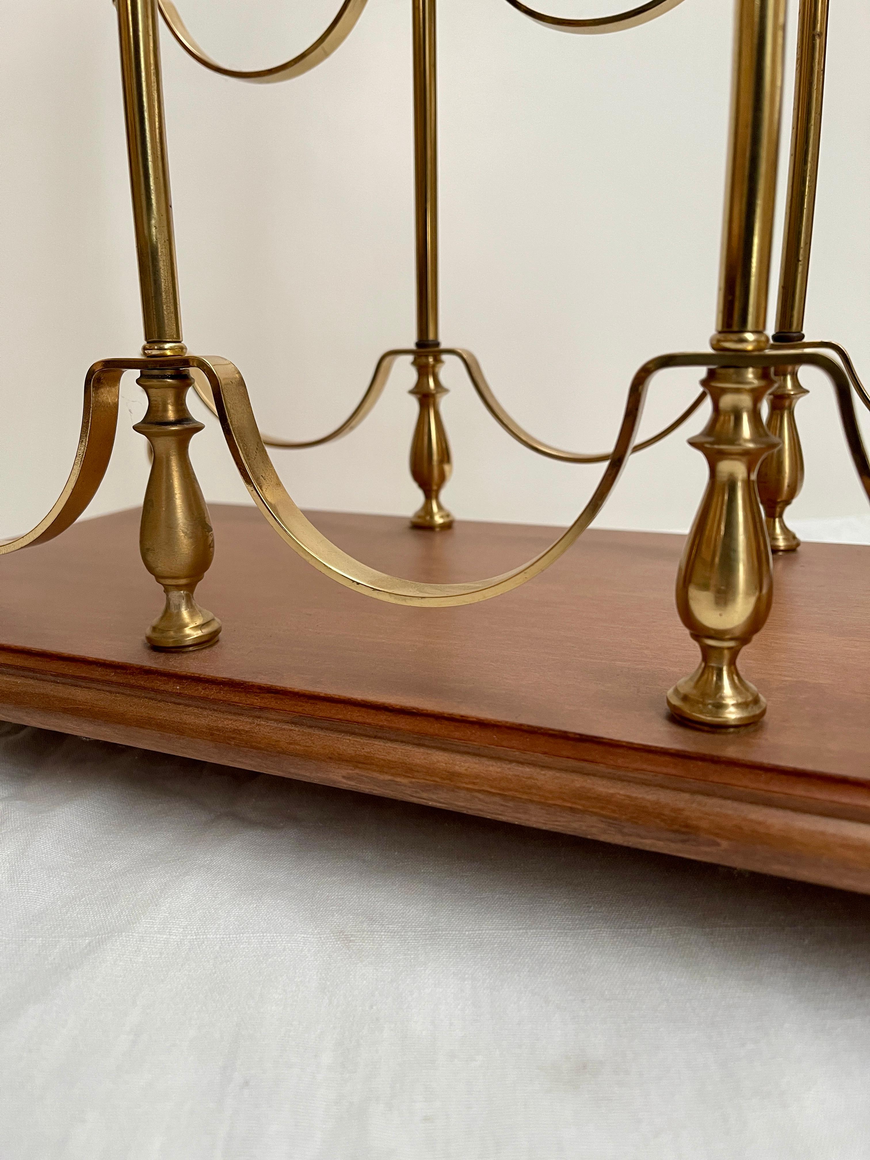 Portabottiglie in ottone e legno per anni '60 per 9 bottiglie italiano in vendita 3
