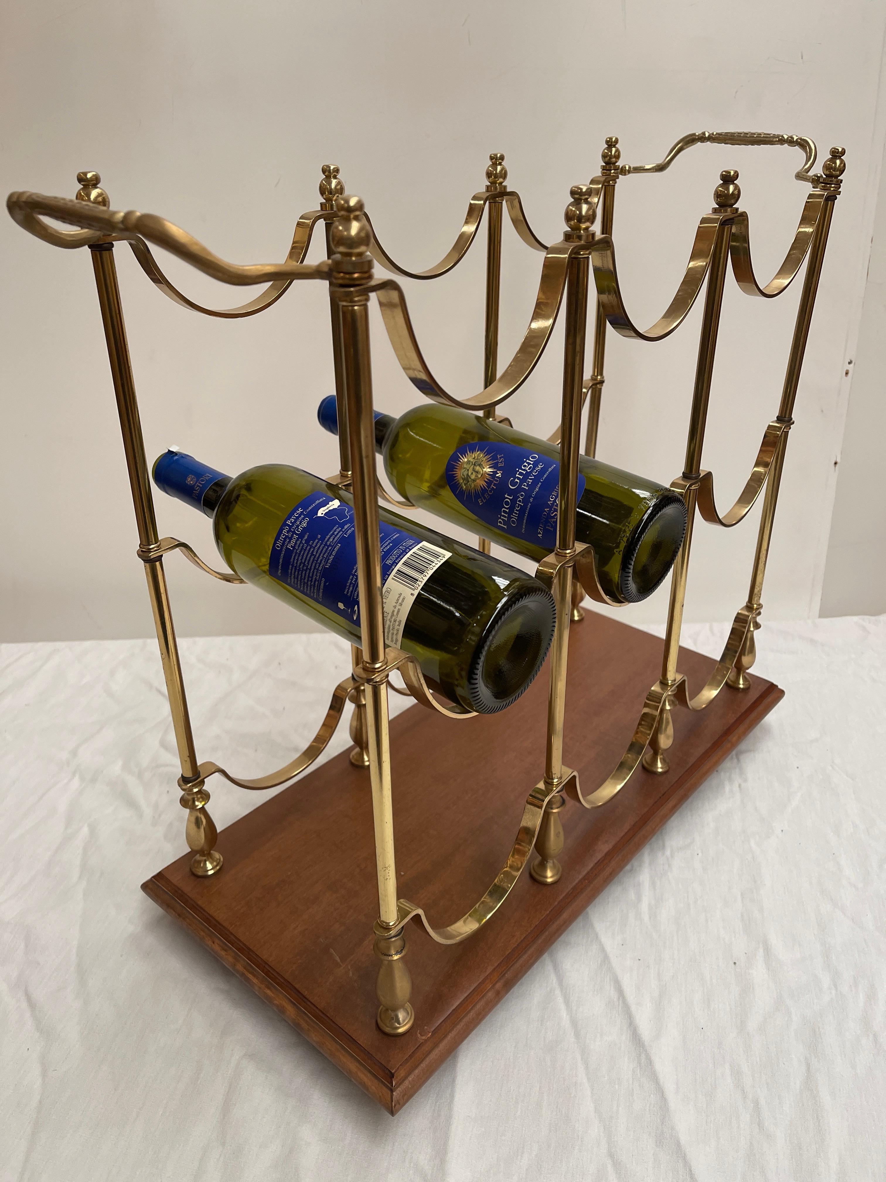 Italian Portabottiglie in ottone e legno per anni '60 per 9 bottiglie italiano in vendita