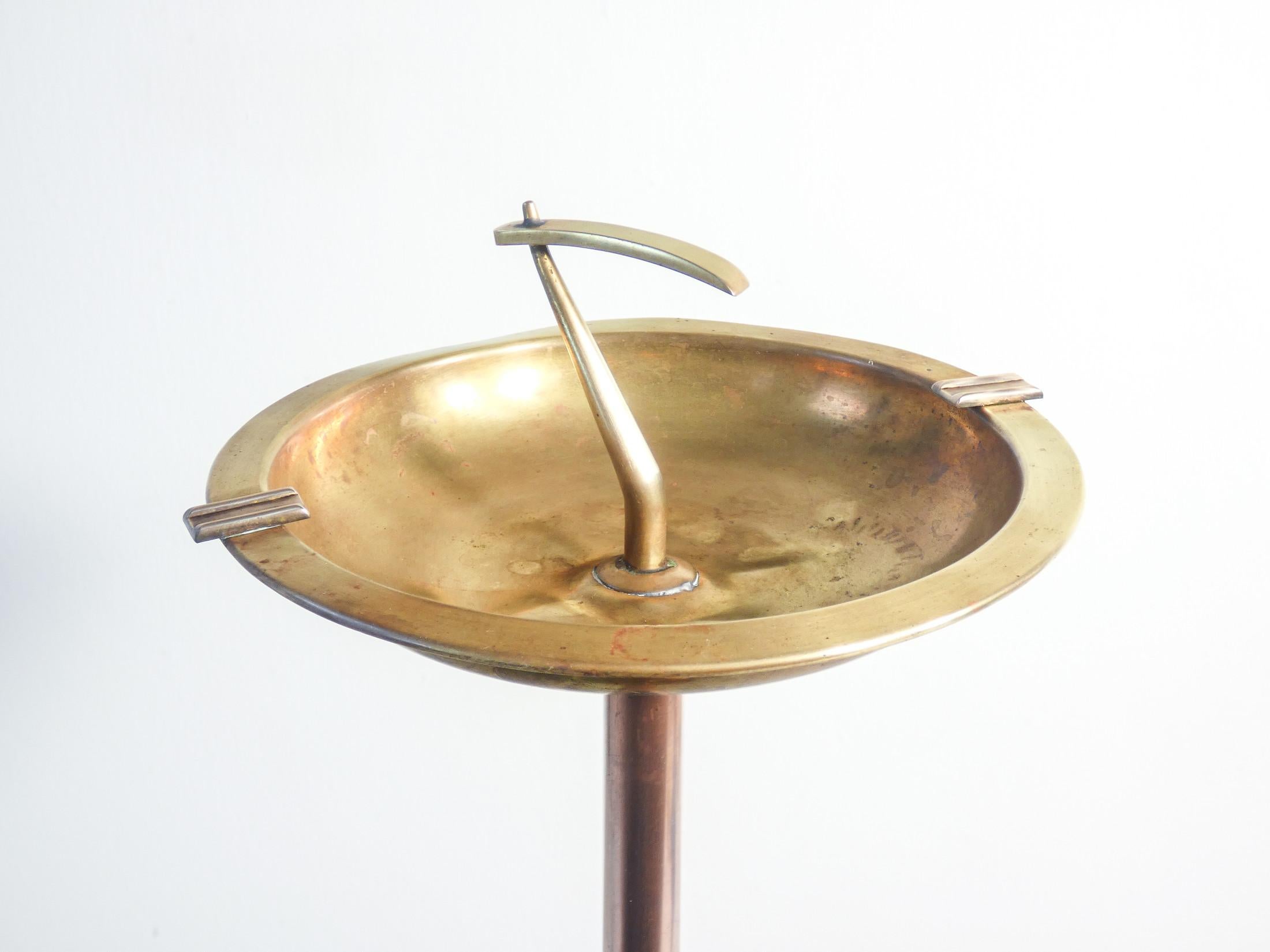 Italian Art Deco floor ashtray made of brass and copper. Italy, 30s For Sale