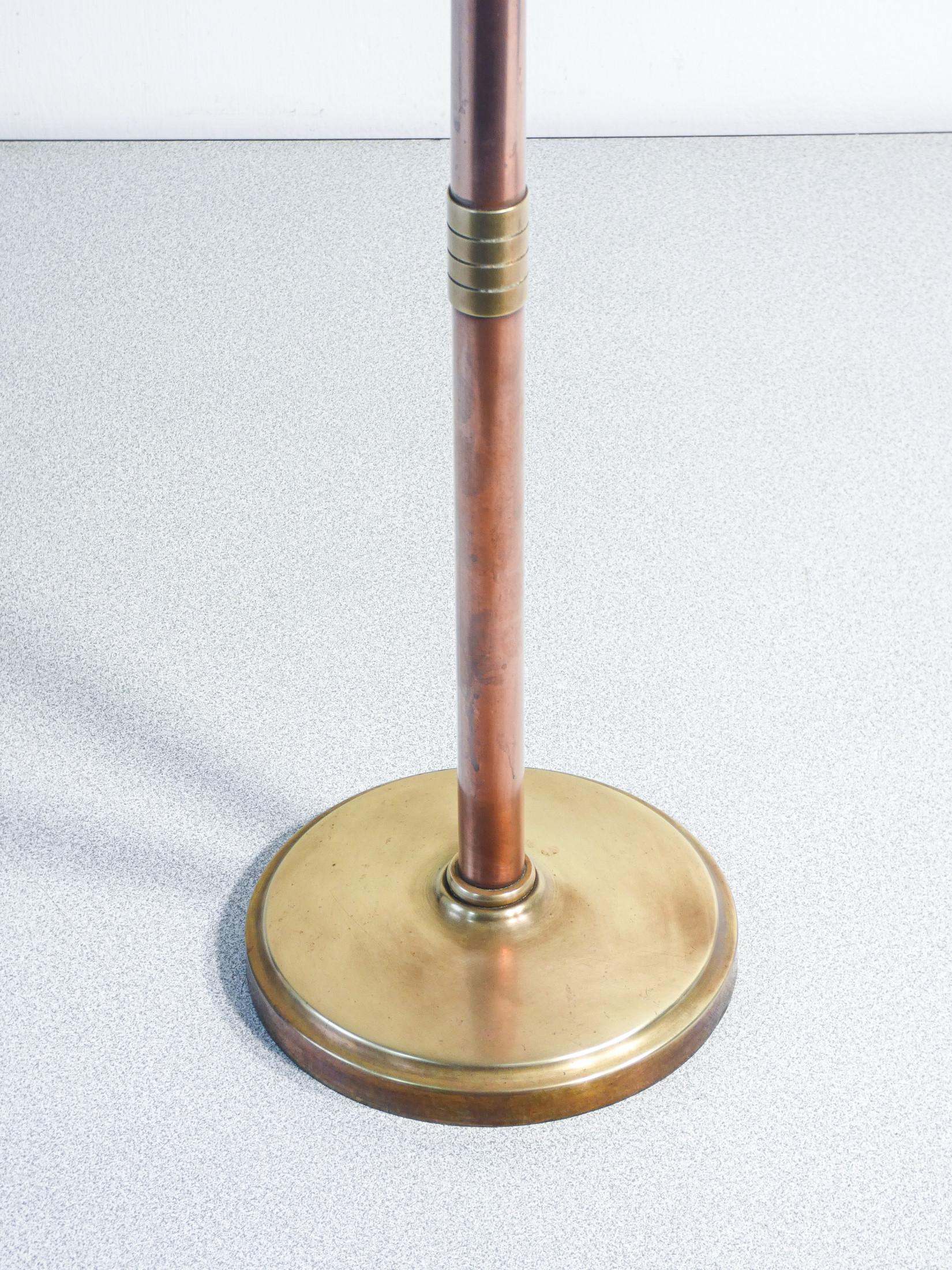 Art Deco floor ashtray made of brass and copper. Italy, 30s For Sale 1