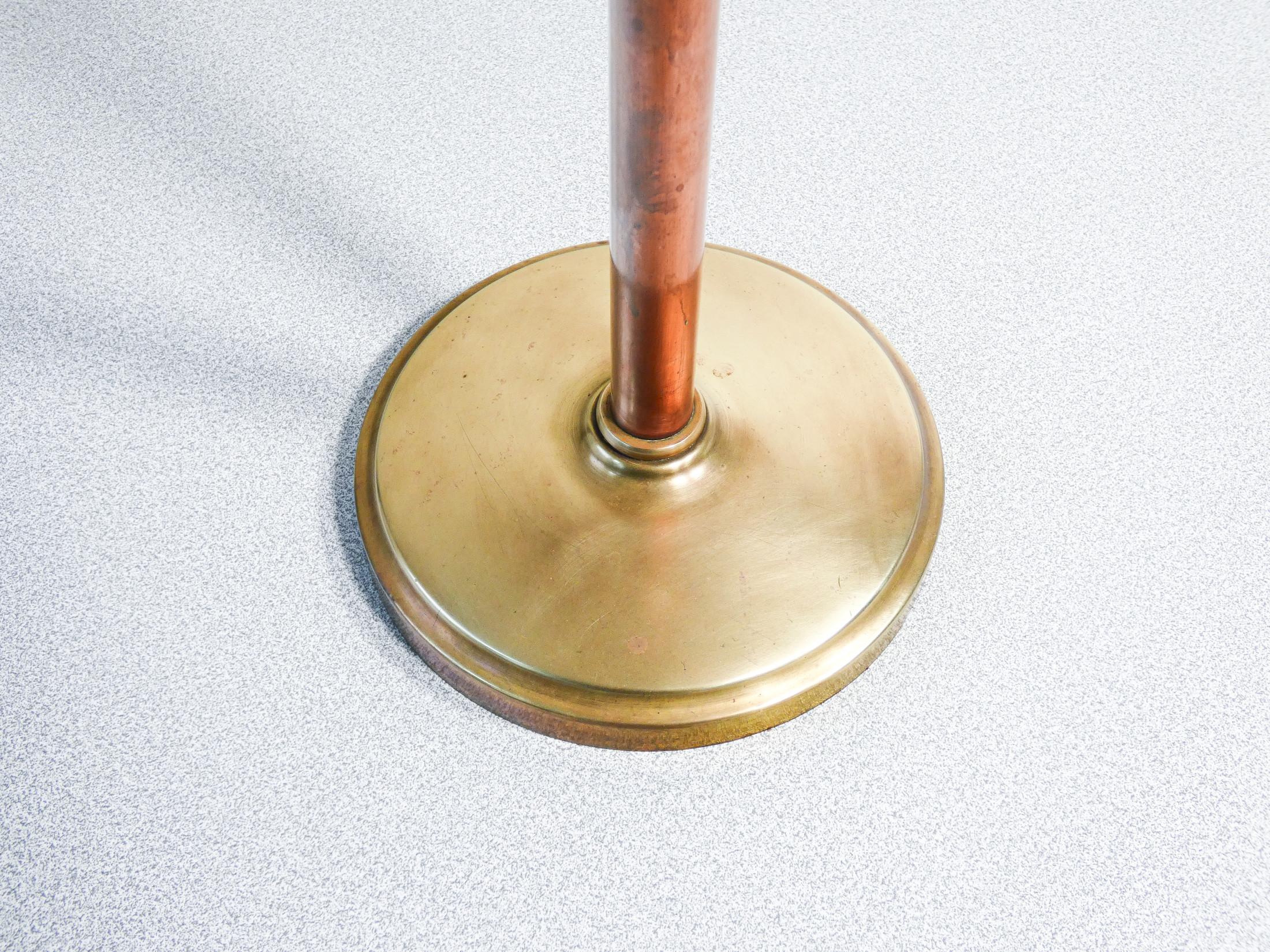 Art Deco floor ashtray made of brass and copper. Italy, 30s For Sale 2