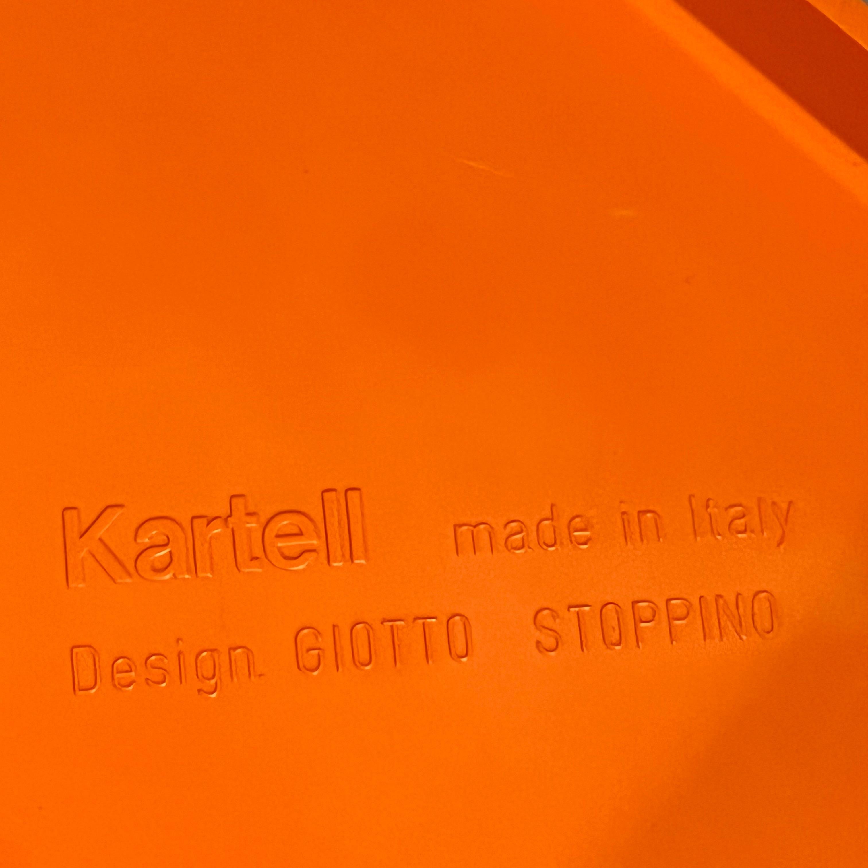 Vintage Plastic Flower Holder - Giotto Stoppino for Kartell - Italy - 1970s In Fair Condition For Sale In Milano, IT