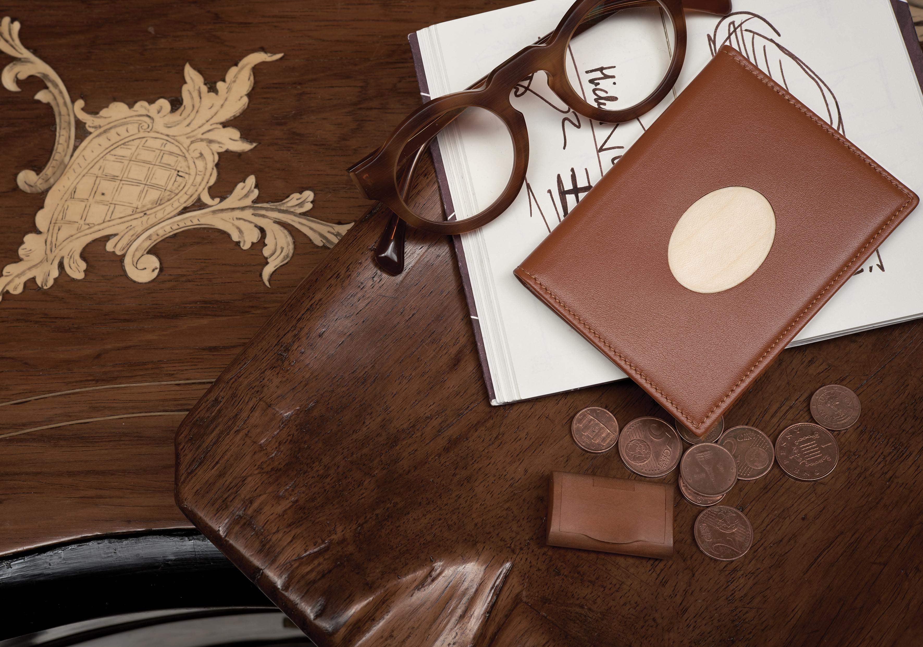 Modern Portafogli Leather Wallet with Wooden Insert by Bottega Ghianda For Sale