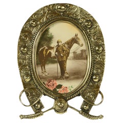 Cadre photo de table victorien en laiton en forme de fer à cheval