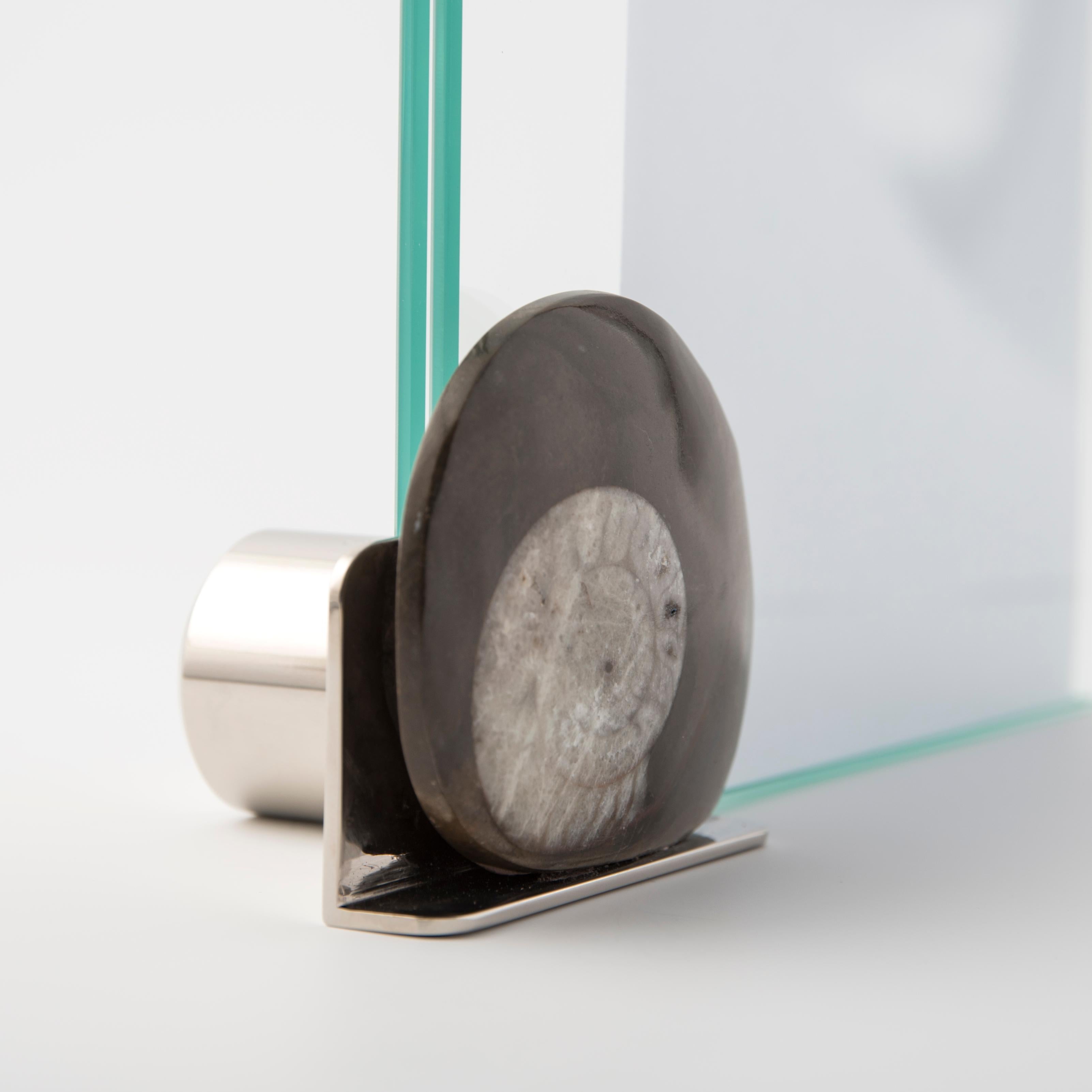 Increíble marco de fotos fósil -  Una pieza única de diseño contemporáneo en Nuevo estado para la venta en Spilimbergo, IT