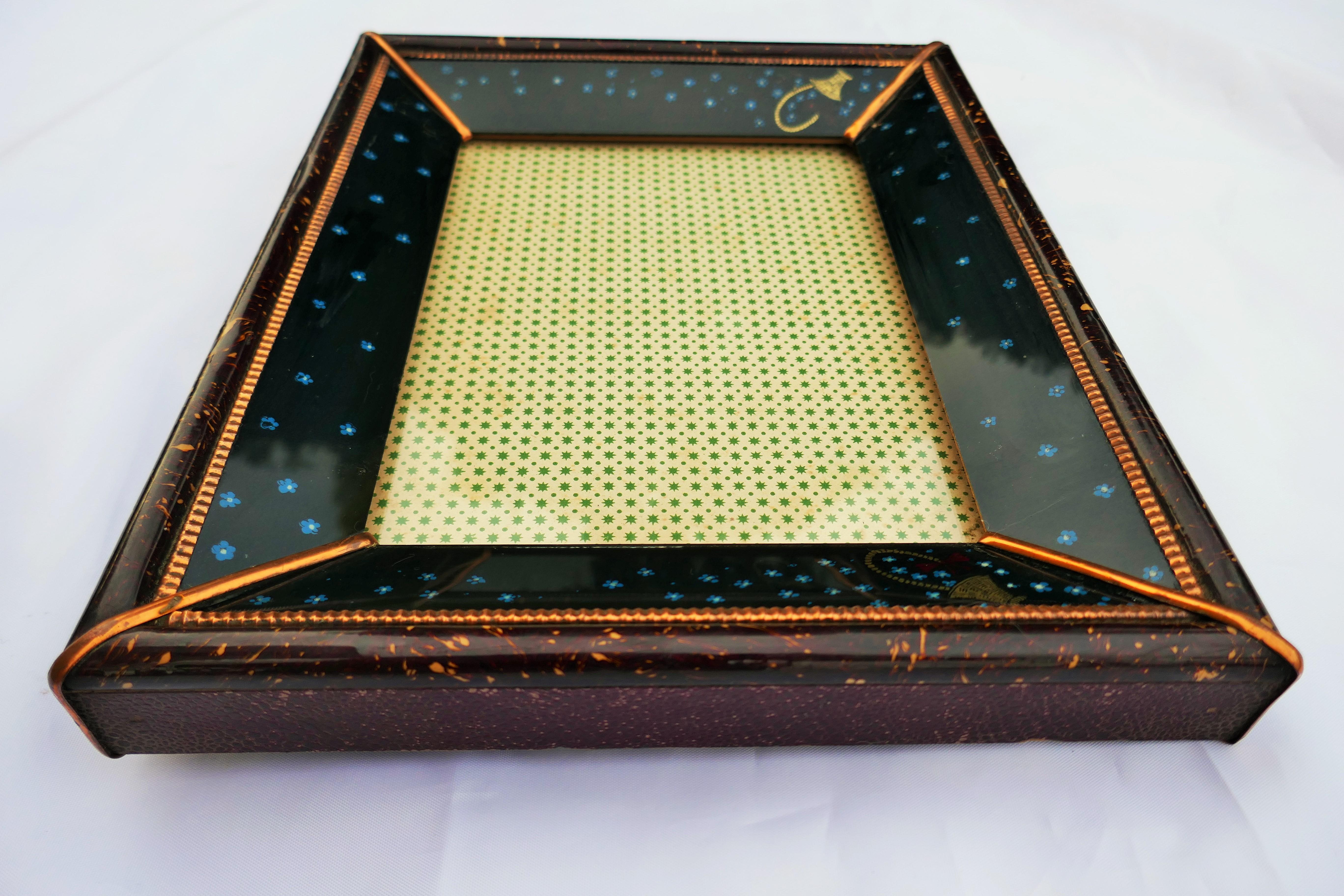 Wood and glass photo frame - possible Art Deco For Sale 8