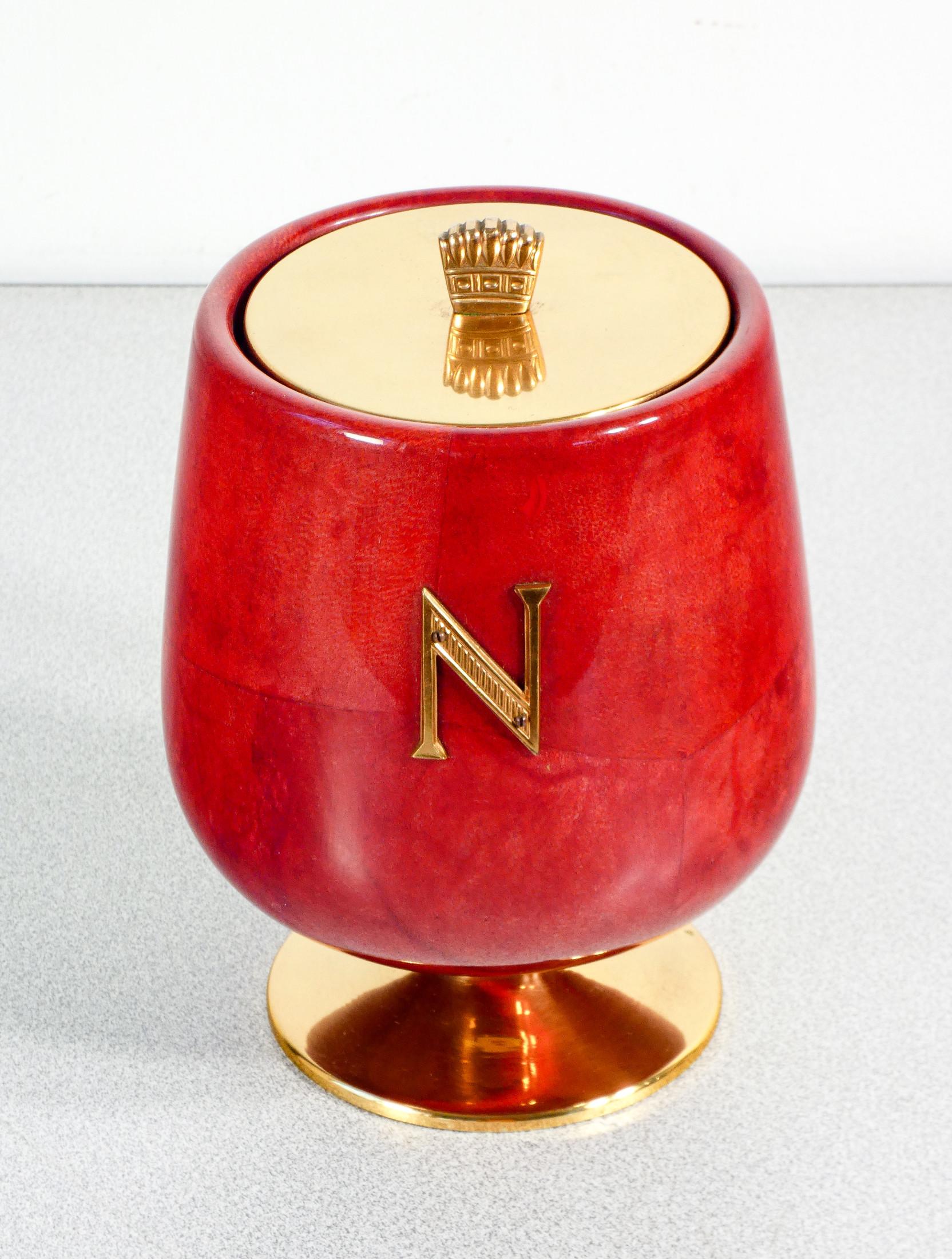 Bandeja de hielo, diseño Aldo TURA para Cognac NAPOLEON. Pergamino y latón. 1960s Italian en venta