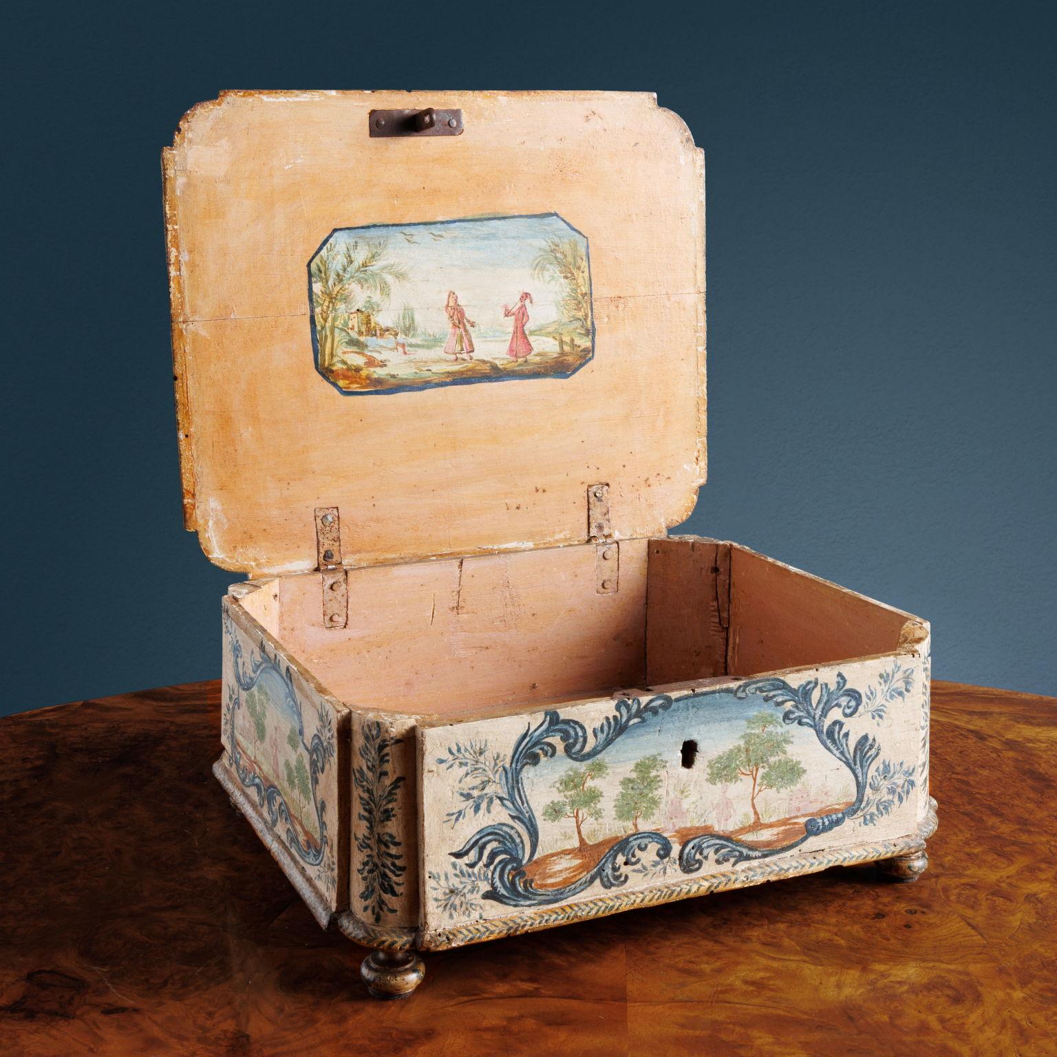 Other Lacquered jewelry box. Venice, last quarter of the 18th cent. For Sale