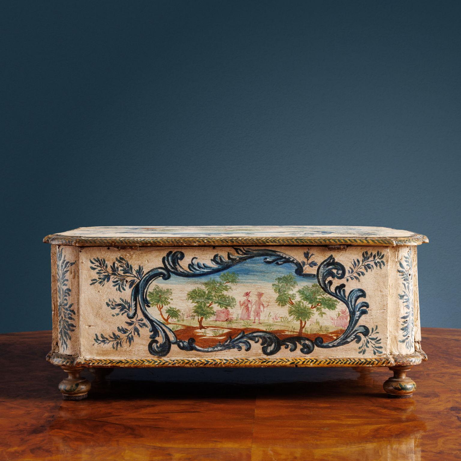 18th Century and Earlier Lacquered jewelry box. Venice, last quarter of the 18th cent. For Sale
