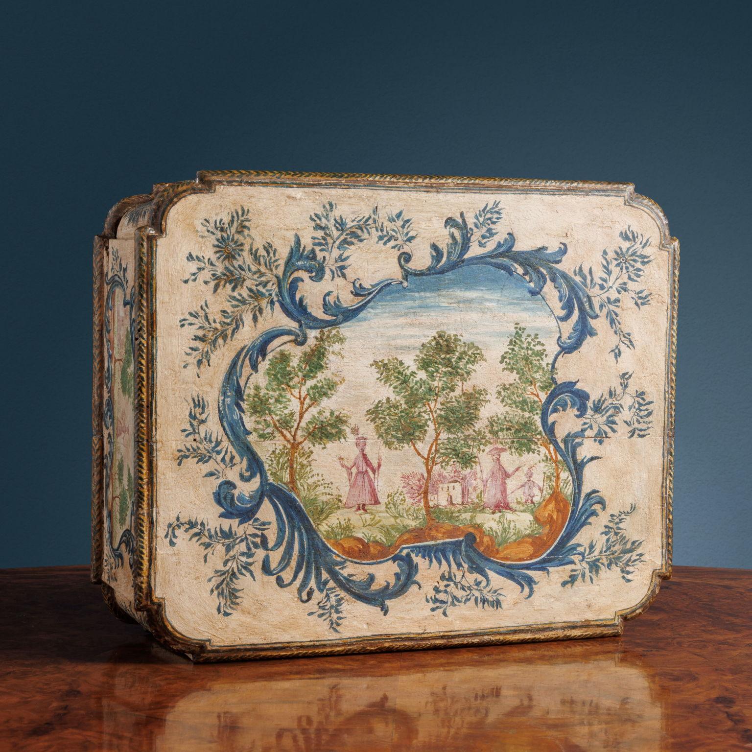 Wood Lacquered jewelry box. Venice, last quarter of the 18th cent. For Sale